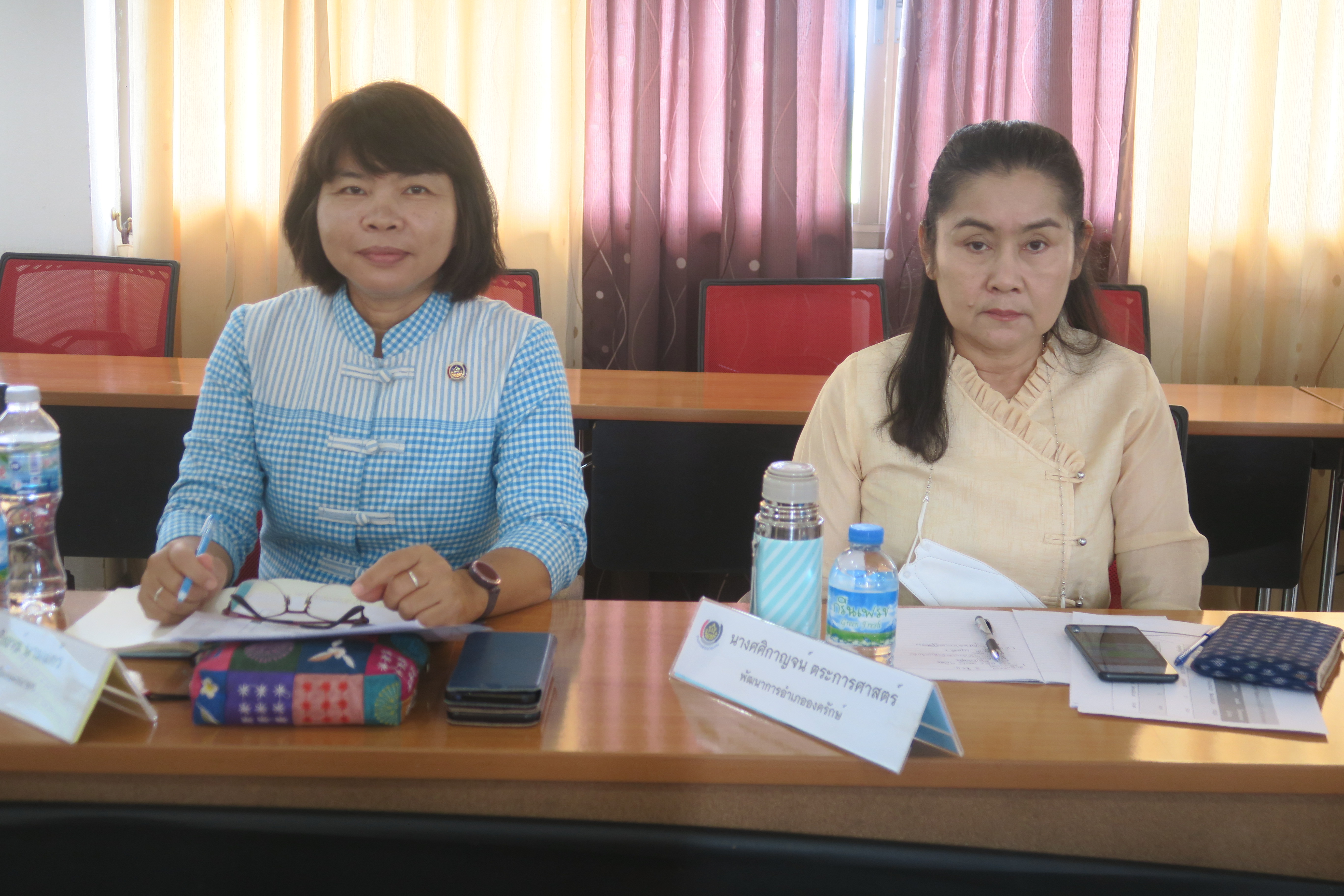 ??? พช.นครนายก ร่วมประชุมเชิงปฏิบัติการตรวจติดตามผลการดำเนินงานของหน่วยรับตรวจ รายไตรมาส ครั้งที่ 3/2566 ? วันศุกร์ที่ 16 มิถุนายน 2566 ณ ห้องประชุมศูนย์ฝึกอาชีพ ผลิต และจำหน่ายผลิตภัณฑ์พื้นเมืองจังหวัดนครนายก ตำบลบ้านใหญ่ อำเภอเมืองนครนายก จังหวัดนครนายก