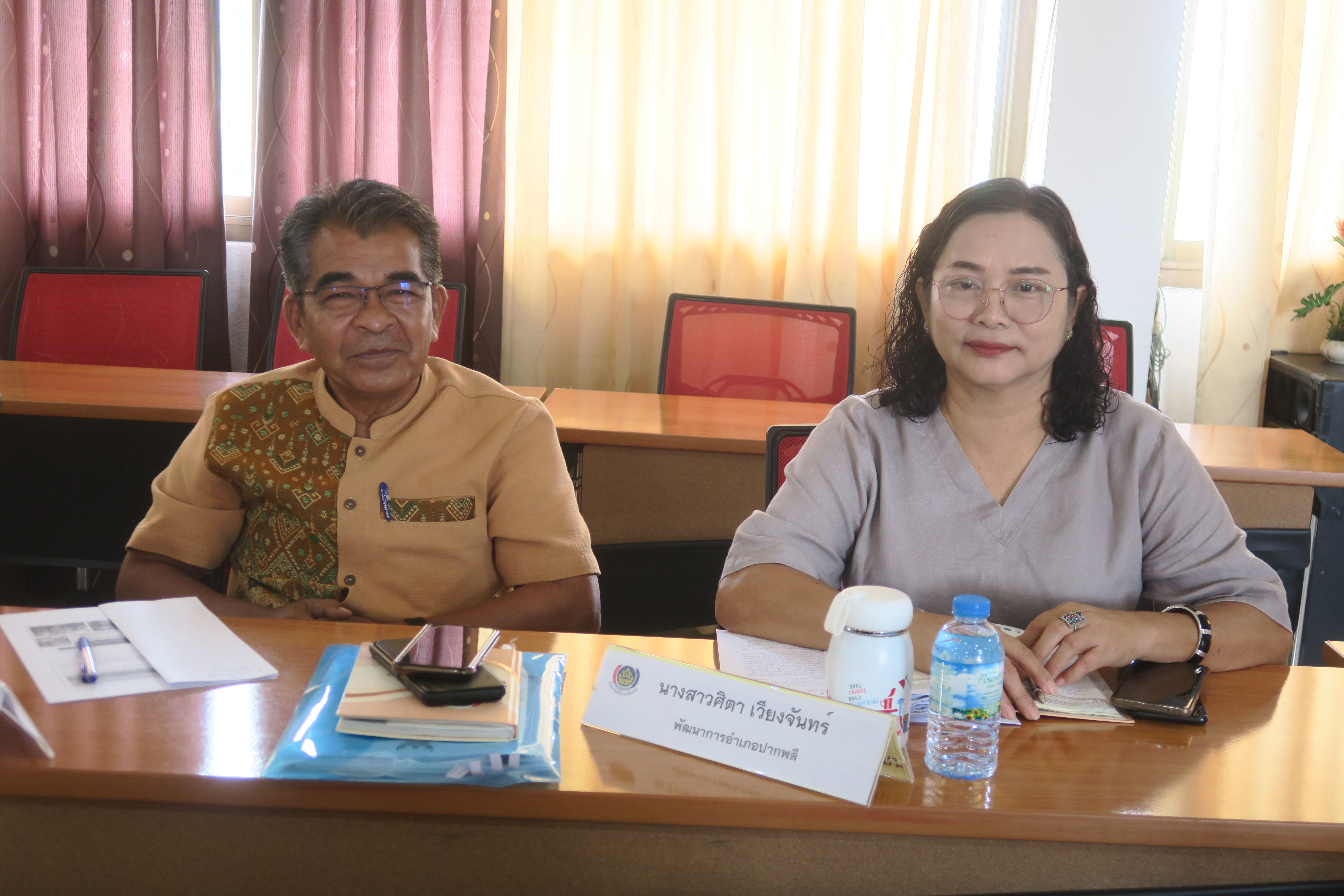 ??? พช.นครนายก ร่วมประชุมเชิงปฏิบัติการตรวจติดตามผลการดำเนินงานของหน่วยรับตรวจ รายไตรมาส ครั้งที่ 3/2566 ? วันศุกร์ที่ 16 มิถุนายน 2566 ณ ห้องประชุมศูนย์ฝึกอาชีพ ผลิต และจำหน่ายผลิตภัณฑ์พื้นเมืองจังหวัดนครนายก ตำบลบ้านใหญ่ อำเภอเมืองนครนายก จังหวัดนครนายก