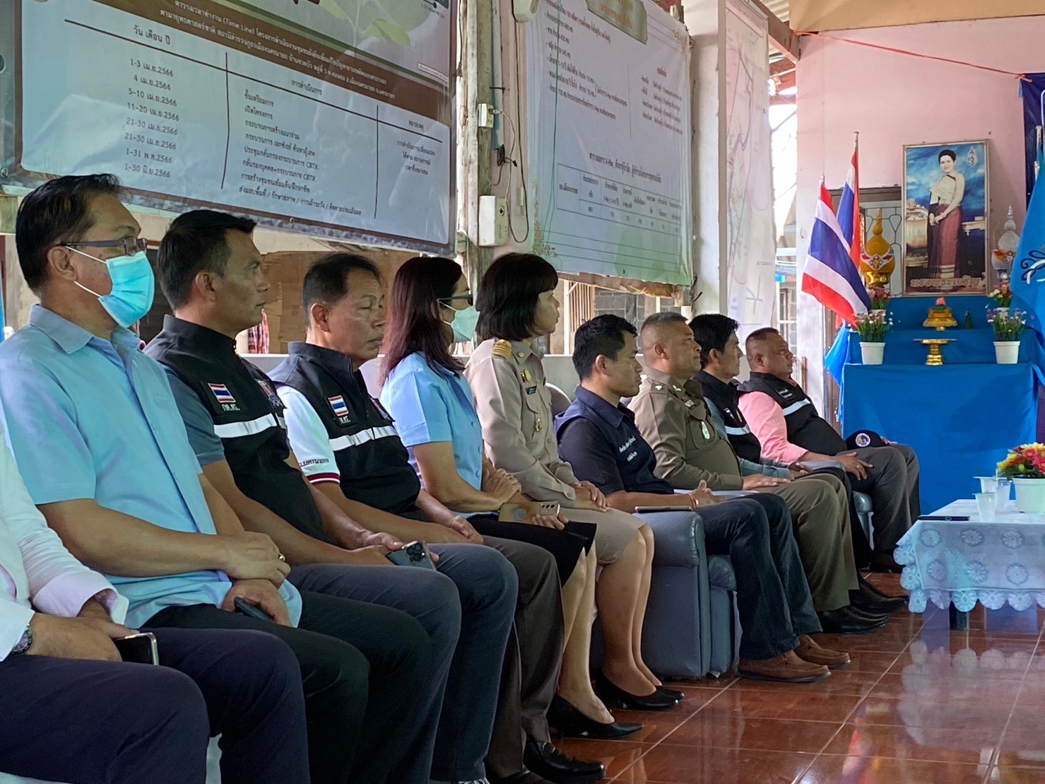 …พช.นครนายก : สพอ.เมืองนครนายก ร่วมพิธีมอบธงสัญลักษณ์ครัวเรือนปลอดภัยจากยาเสพติด  กองทุนแม่ของแผ่นดินบ้านชวดบัว หมู่ที่ 5 ตำบลดอนยอ อำเภอเมืองนครนายก จังหวัดนครนายก