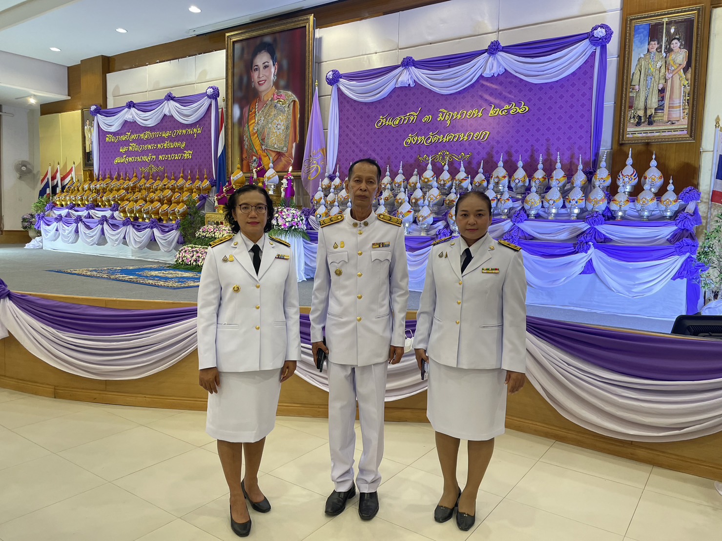 ??? พช. ร่วมพิธีถวายเครื่องราชสักการะและวางพานพุ่มและพิธีถวายพระพรชัยมงคลสมเด็จพระนางเจ้าฯ  พระบรมราชินี