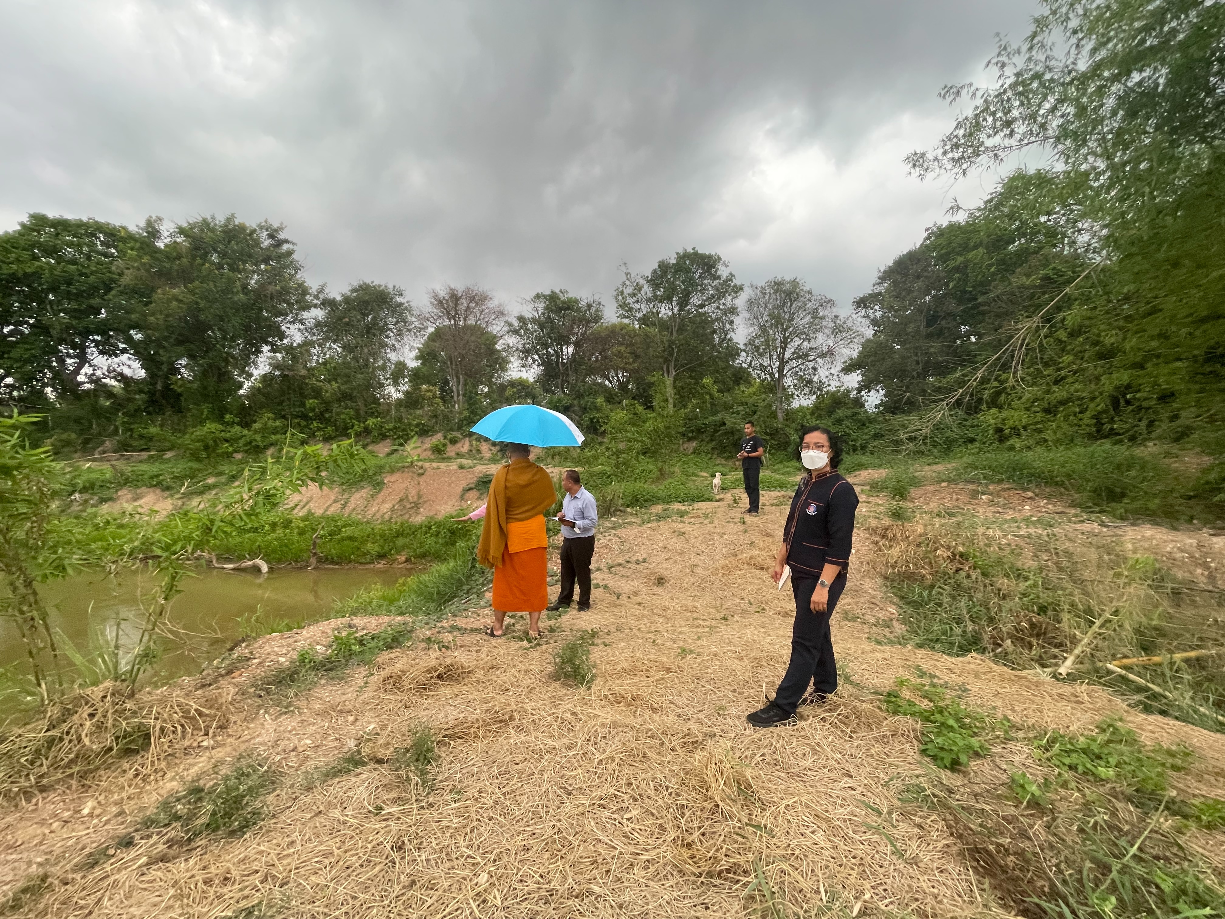 ?? พช.นครนายก  ลงพื้นที่สำรวจบ่อน้ำ ณ ศูนย์เรียนรู้โคกหนองนา วัดดงละคร ตำบลดงละคร อำเภอเมืองนครนายก จังหวัดนครนายก