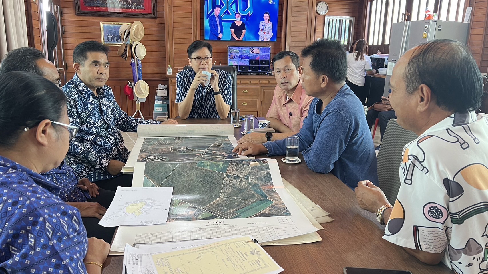 ..พช.นครนายก ร่วมประชุมคณะทำงานดำเนินการจัดทำผังการใช้ประโยชน์ที่ดิน แบบรูปรายการและประมาณการราคาในพื้นที่จังหวัดนำร่องการขับเคลื่อนเขตพัฒนาเศรษฐกิจพอเพียง (SEDZ) ด้วยโมเดลเศรษฐกิจใหม่