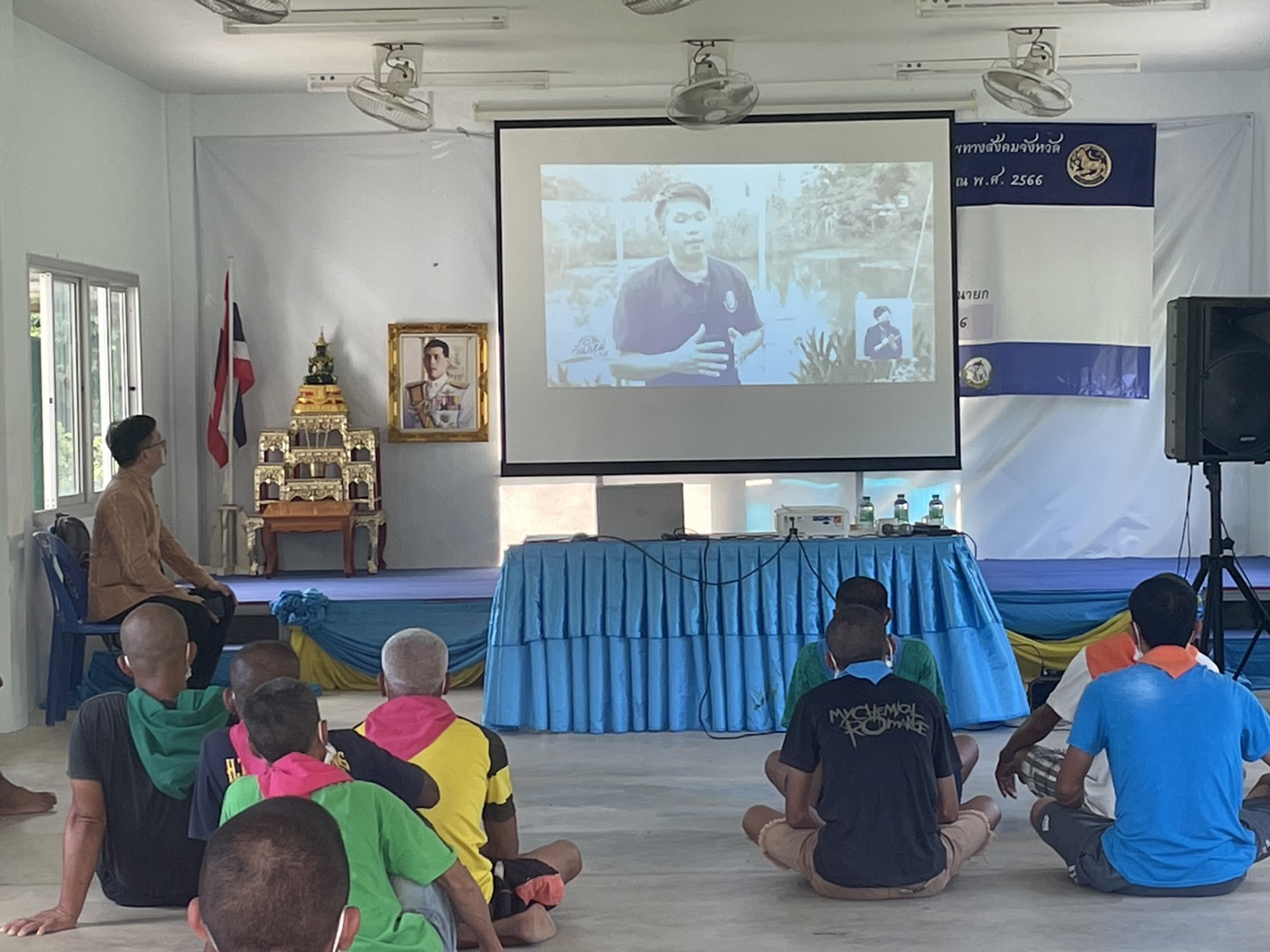 …พช.นครนายก ร่วมบรรยายให้ความรู้เรื่องหลักปรัชญาของเศรษฐกิจพอเพียง และ โคก หนอง นา โมเดล  แก่ผู้เข้าร่วมโครงการฯ ป้องกันและปราบปรามยาเสพติด ปี 2566 รุ่นที่ 9/2566