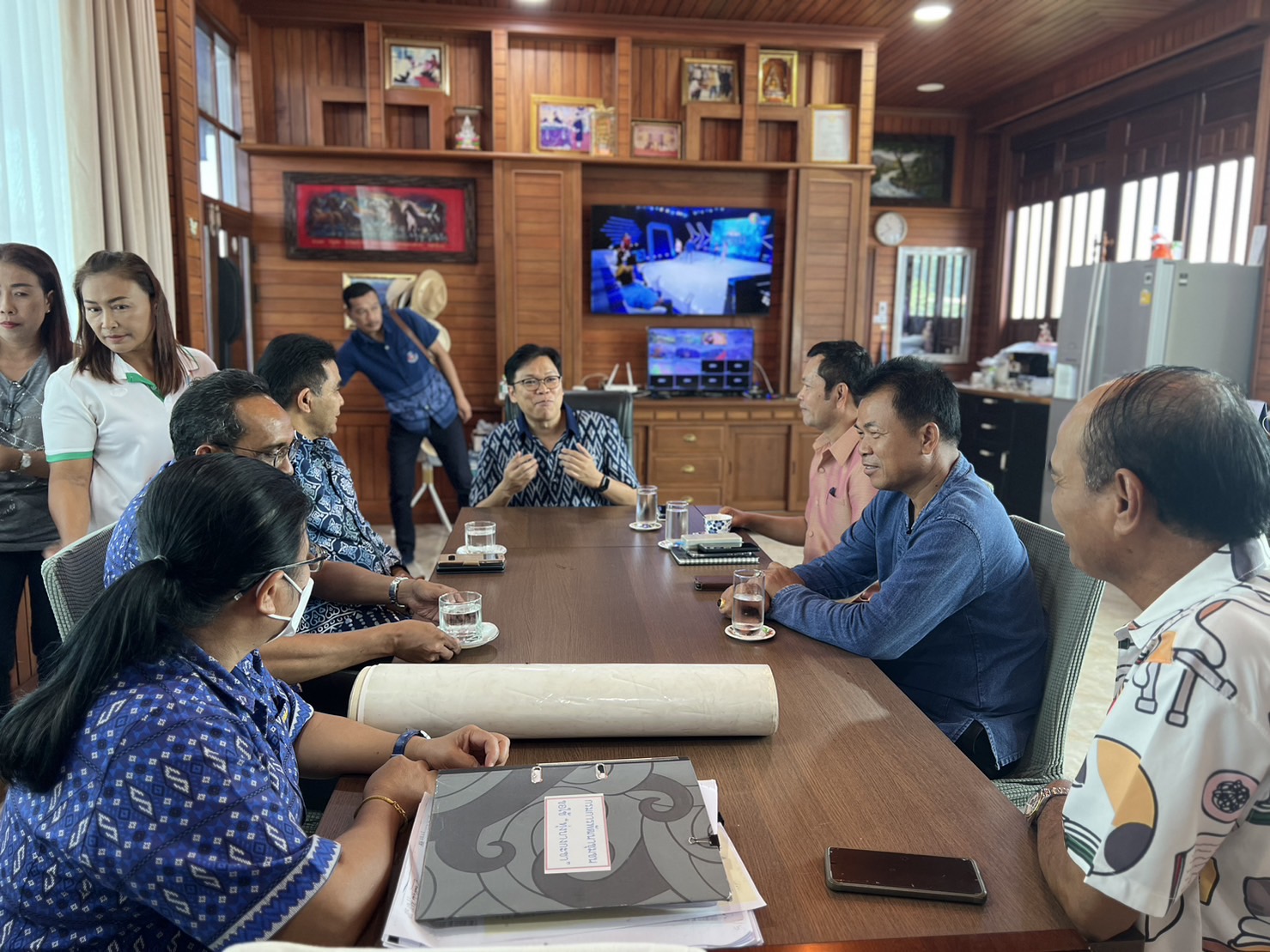 ..พช.นครนายก ร่วมประชุมคณะทำงานดำเนินการจัดทำผังการใช้ประโยชน์ที่ดิน แบบรูปรายการและประมาณการราคาในพื้นที่จังหวัดนำร่องการขับเคลื่อนเขตพัฒนาเศรษฐกิจพอเพียง (SEDZ) ด้วยโมเดลเศรษฐกิจใหม่