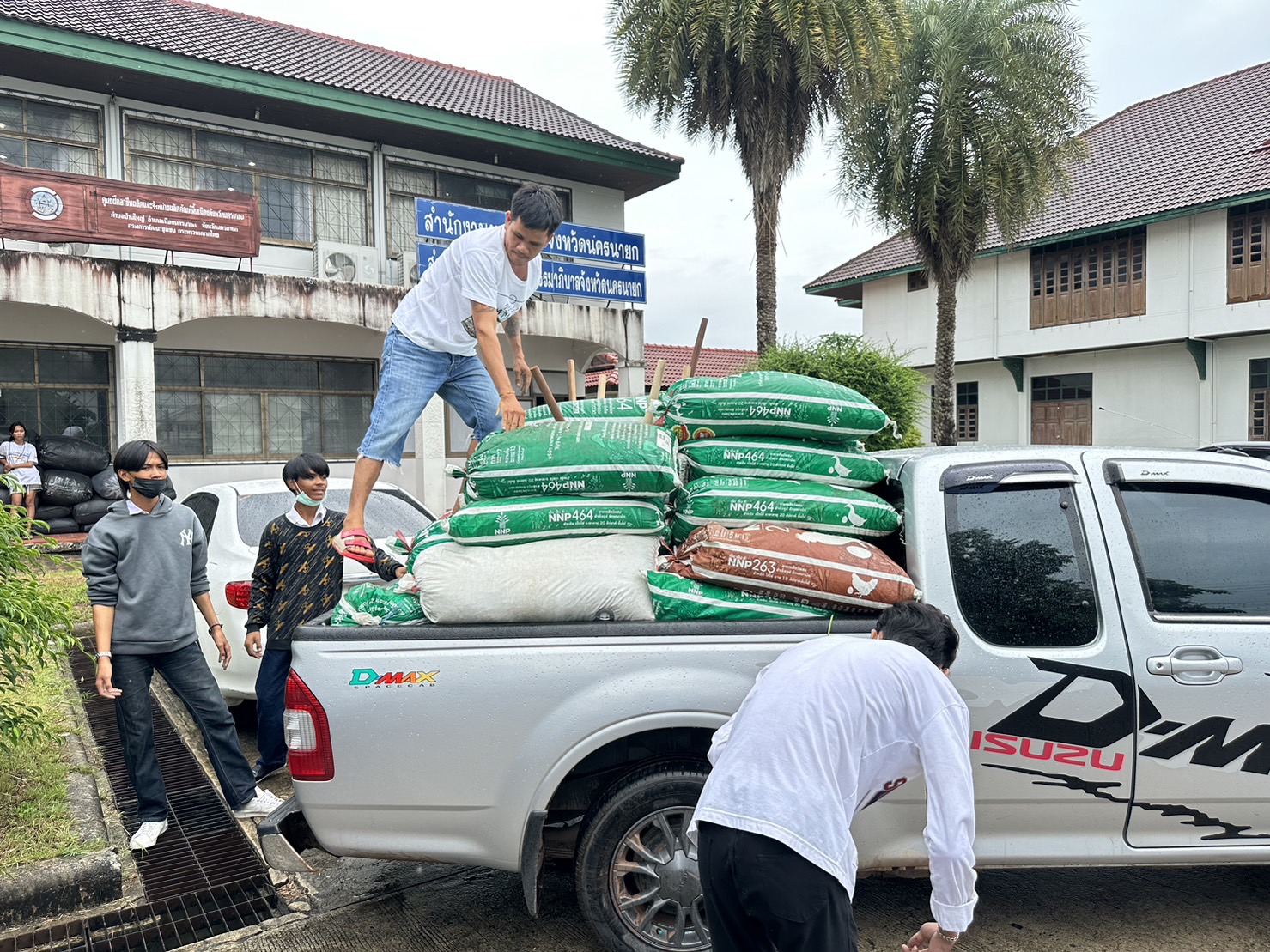 ???พช.นครนายก ขับเคลื่อนโครงการเครือข่ายกองทุนแม่ของแผ่นดินระดับจังหวัดหนุนเสริมสัมมาชีพชุมชนแก่เยาวชนกลุ่มเสี่ยงหรือผู้ผ่านการบำบัด