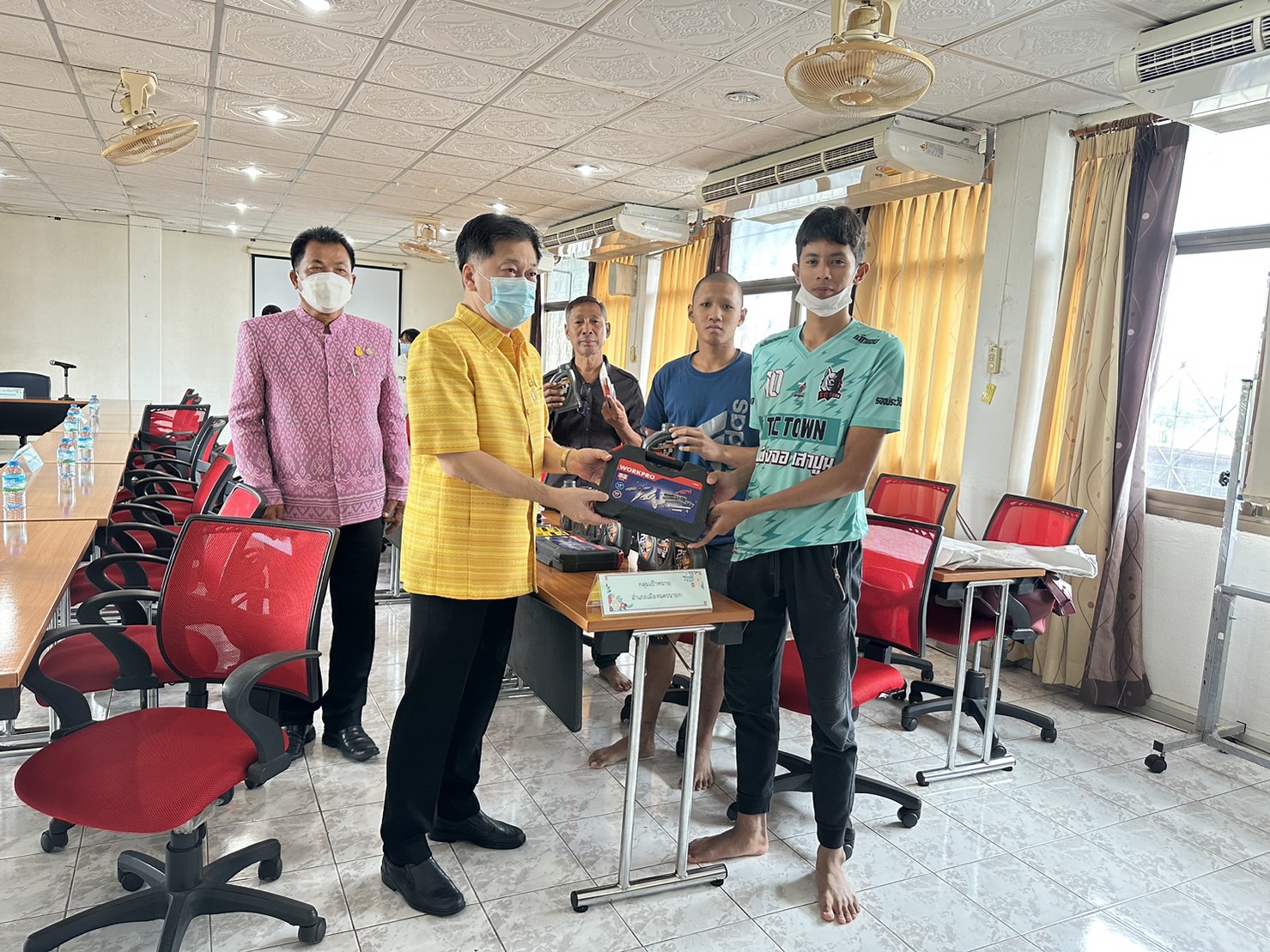 ???พช.นครนายก ขับเคลื่อนโครงการเครือข่ายกองทุนแม่ของแผ่นดินระดับจังหวัดหนุนเสริมสัมมาชีพชุมชนแก่เยาวชนกลุ่มเสี่ยงหรือผู้ผ่านการบำบัด