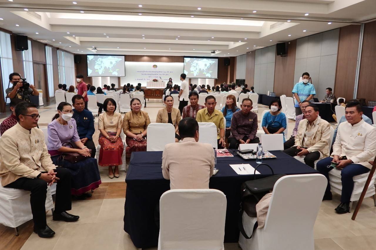 …พช.นครนายก ร่วมพิธีเปิดโครงการพัฒนาต่อยอดภูมิปัญญา Young OTOP สู่สากล