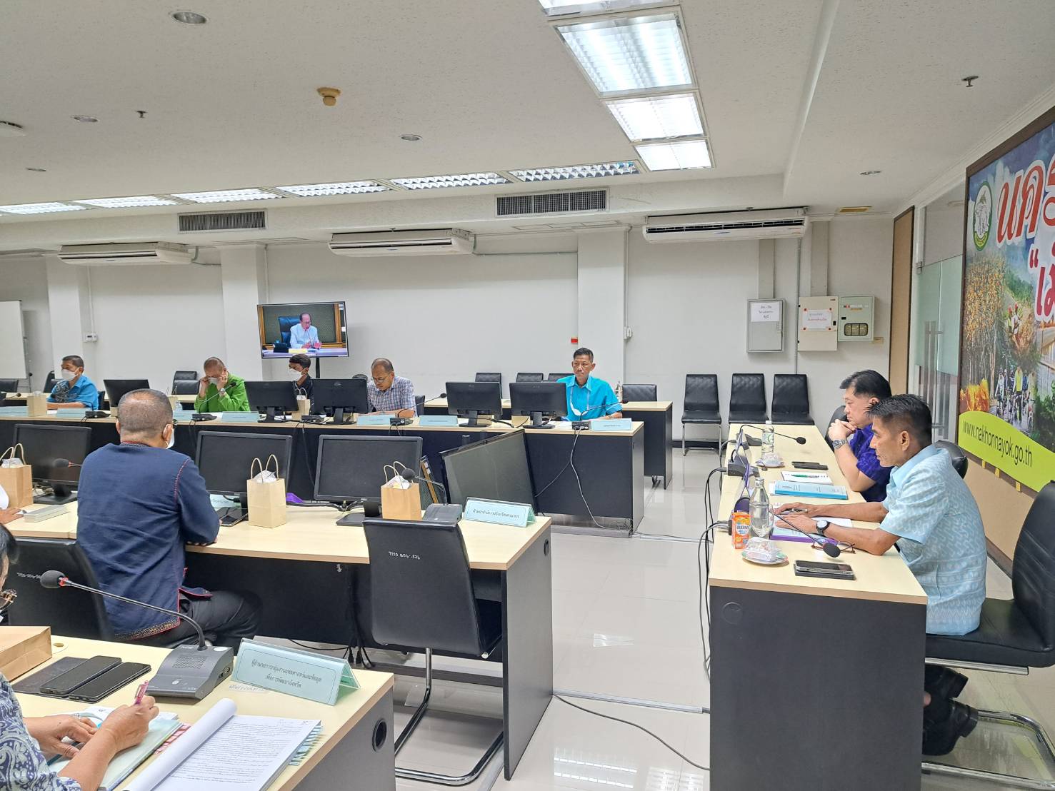 …พช.นครนายก ร่วมประชุมขับเคลื่อนและติดตามนโยบายของรัฐบาลและภารกิจสำคัญของกระทรวงมหาดไทย (ประจำปีงบประมาณ พ.ศ. 2566 (เดือนกรกฎาคม 2566) ผ่านระบบวีดิทัศน์ทางไกล (VCS) ณ ห้องประชุมนางรอง ชั้น 3 ศาลากลางจังหวัดนครนายก