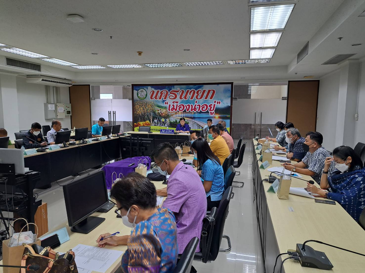 …พช.นครนายก ร่วมประชุมขับเคลื่อนและติดตามนโยบายของรัฐบาลและภารกิจสำคัญของกระทรวงมหาดไทย (ประจำปีงบประมาณ พ.ศ. 2566 (เดือนกรกฎาคม 2566) ผ่านระบบวีดิทัศน์ทางไกล (VCS) ณ ห้องประชุมนางรอง ชั้น 3 ศาลากลางจังหวัดนครนายก