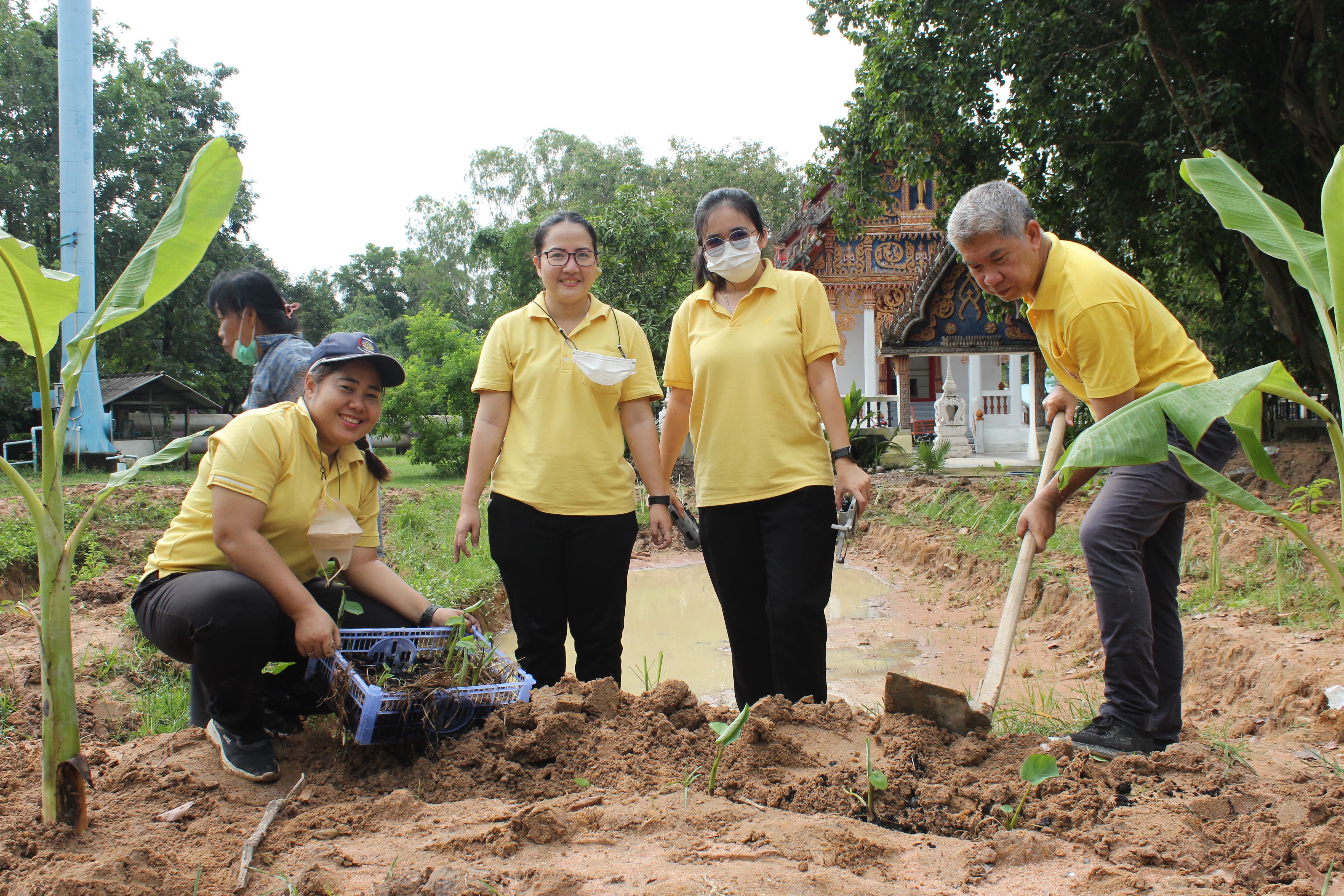 …พช.นครนายก : ร่วมกิจกรรมจิตอาสาพัฒนาชุมชน “เอามื้อสามัคคีทำความดีถวายในหลวง”