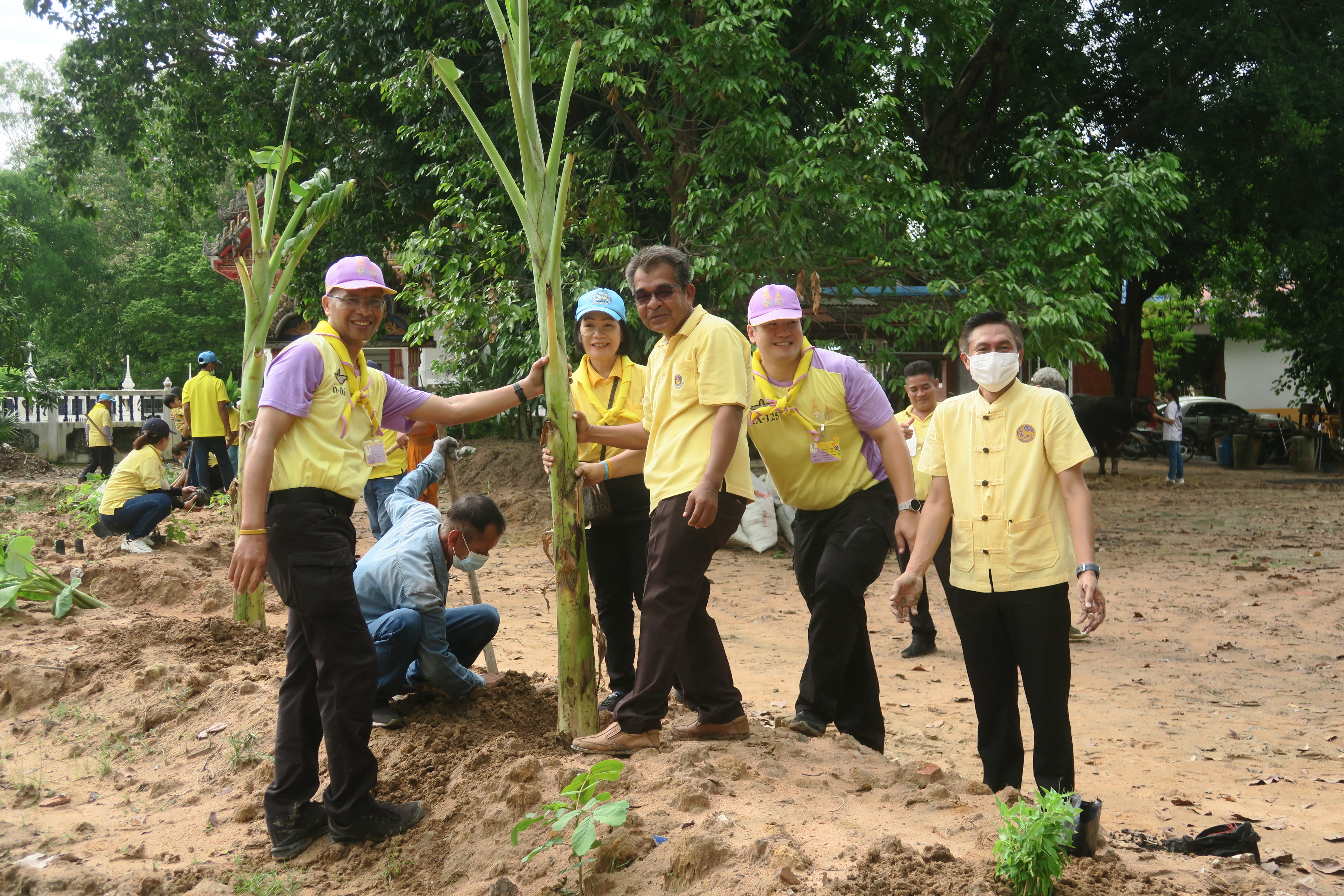 …พช.นครนายก : ร่วมกิจกรรมจิตอาสาพัฒนาชุมชน “เอามื้อสามัคคีทำความดีถวายในหลวง”