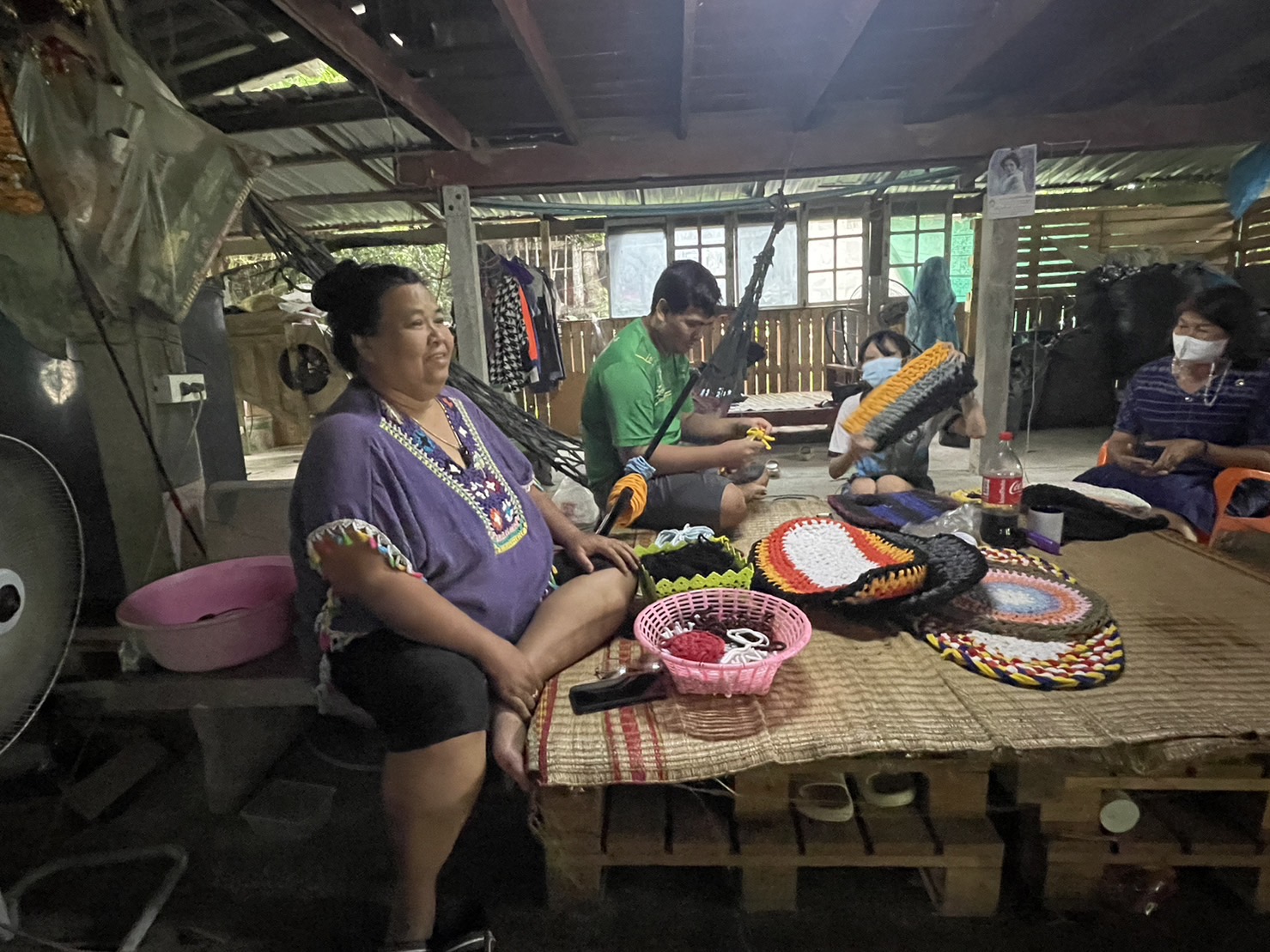 …พช.นครนายก ลงพื้นที่ติดตามเยาวชนกลุ่มเสี่ยงที่เข้าร่วมโครงการเครือข่ายกองทุนแม่ของแผ่นดินระดับจังหวัดหนุนเสริมสัมมาชีพชุมชนแก่เยาวชนกลุ่มเสี่ยงหรือผู้ผ่านการบำบัดของอำเภอบ้านนา