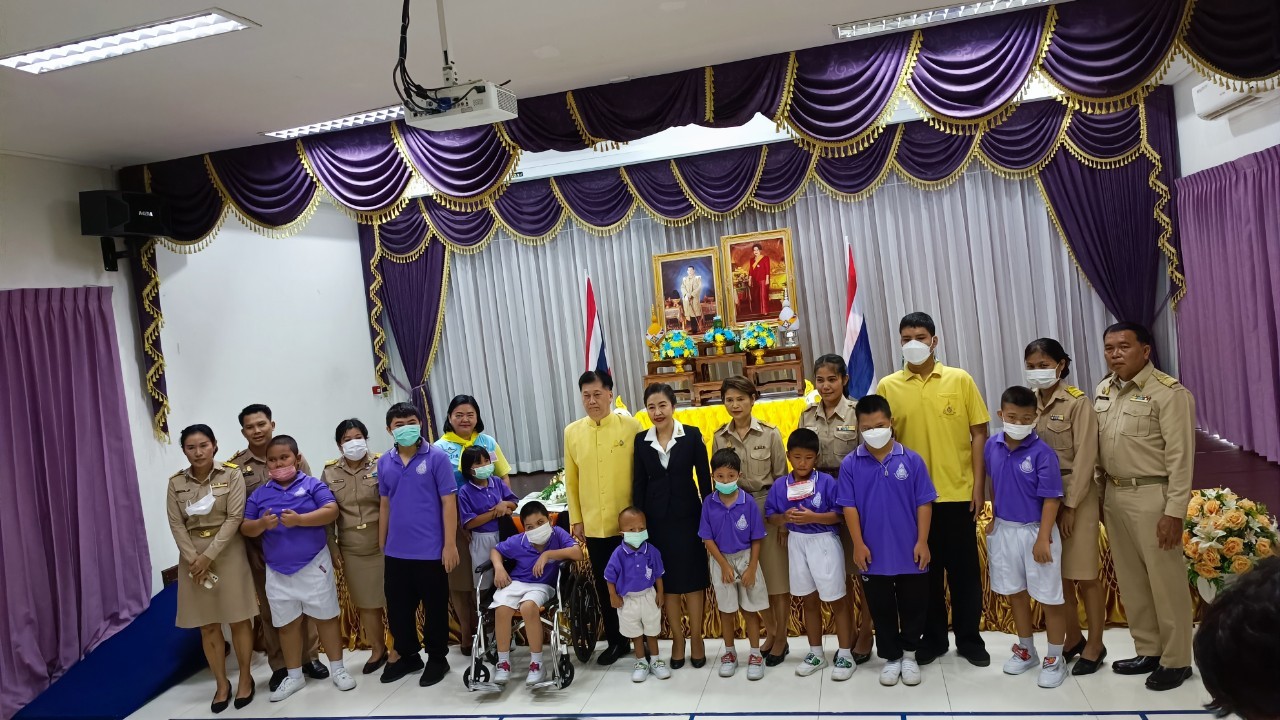 …พช.นครนายกเข้าร่วมรับโครงการน้ำพระทัยพระราชทานส่วนภูมิภาค สมาคมสภาสังคมสงเคราะห์แห่งประเทศไทย จังหวัดนครนายก ประจำปี 2566