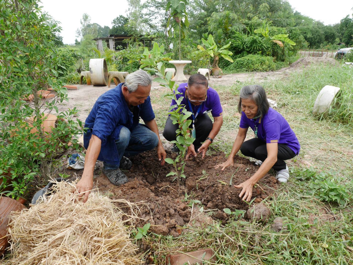 …พช.นครนายก ลงพื้นที่ติดตามการดำเนินงานโครงการพัฒนาคุณภาพด้านการศึกษาและเพิ่มทักษะการประกอบอาชีพ ประจำปี พ.ศ.2566 และโครงการ 30 ตารางวา สร้างความมั่นคงทางอาหาร ด้วยหลักปรัชญาของเศรษฐกิจพอเพียง