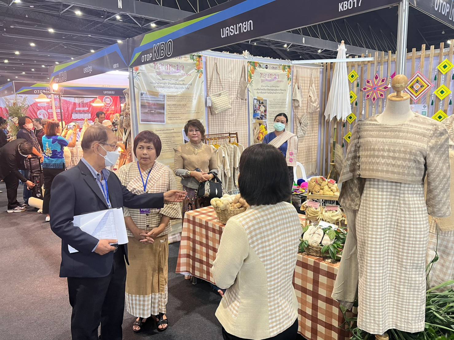 …พช.นครนายก ร่วมกิจกรรมการประกวดและเผยแพร่ผลการดำเนินงานเครือข่ายองค์ความรู้ (Knowledge-based OTOP: KBO) ระดับประเทศ