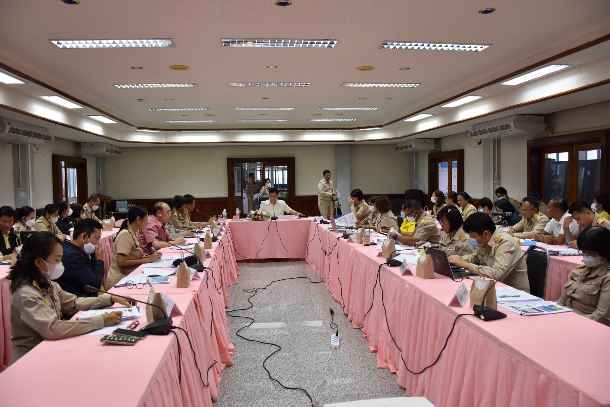 …พช.นครนายก เข้าร่วมชี้แจงในการประชุมคณะกรรมการเร่งรัดการเบิกจ่ายงบประมาณ และการใช้จ่ายภาครัฐของจังหวัดนครนายก ประจำปีงบประมาณ พ.ศ. 2566