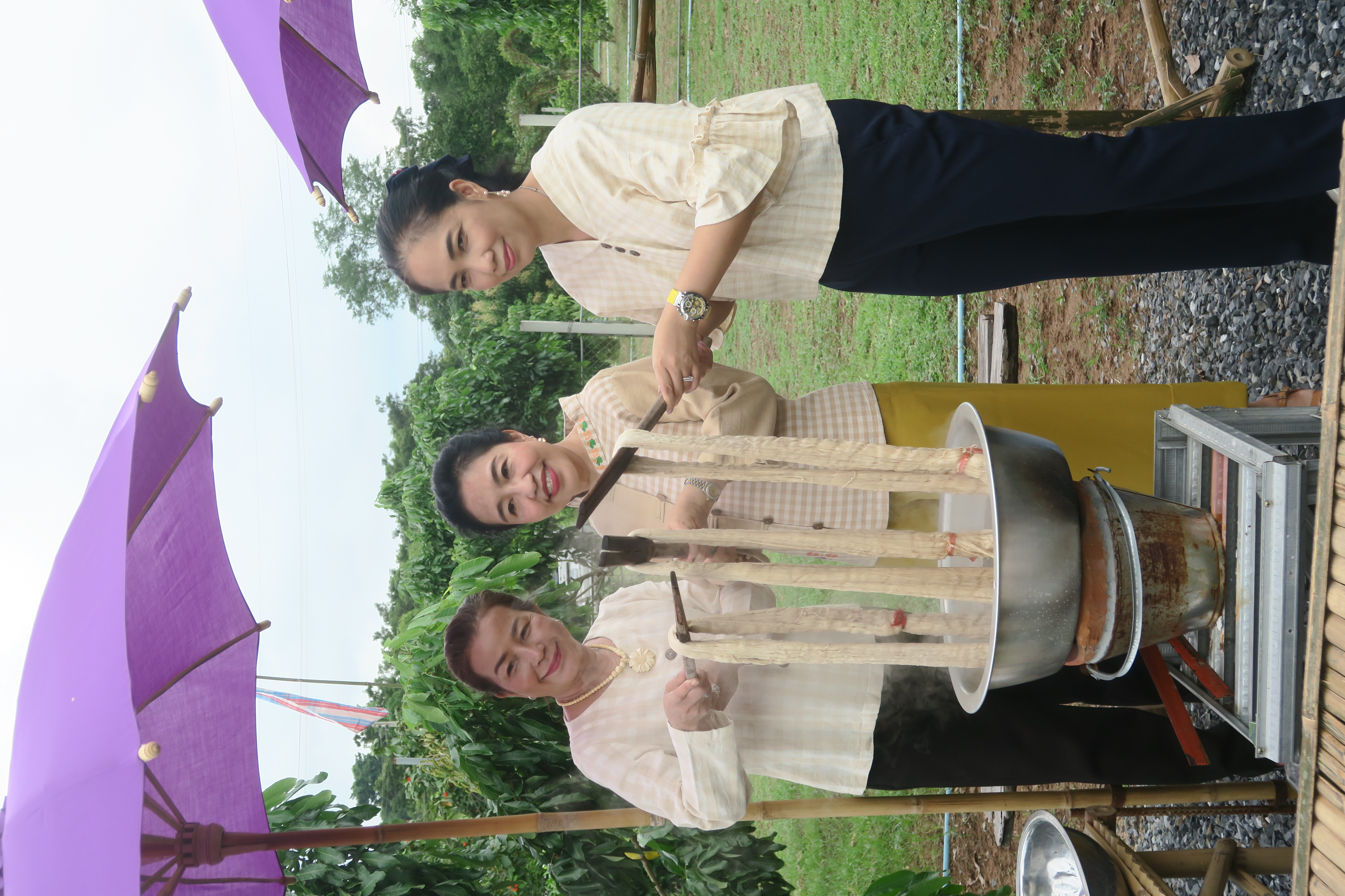 …พ่อเมืองนครนายกนำทีมลงพื้นที่เพื่อขับเคลื่อนกิจกรรม “ผ้าไทยใส่ให้สนุก”