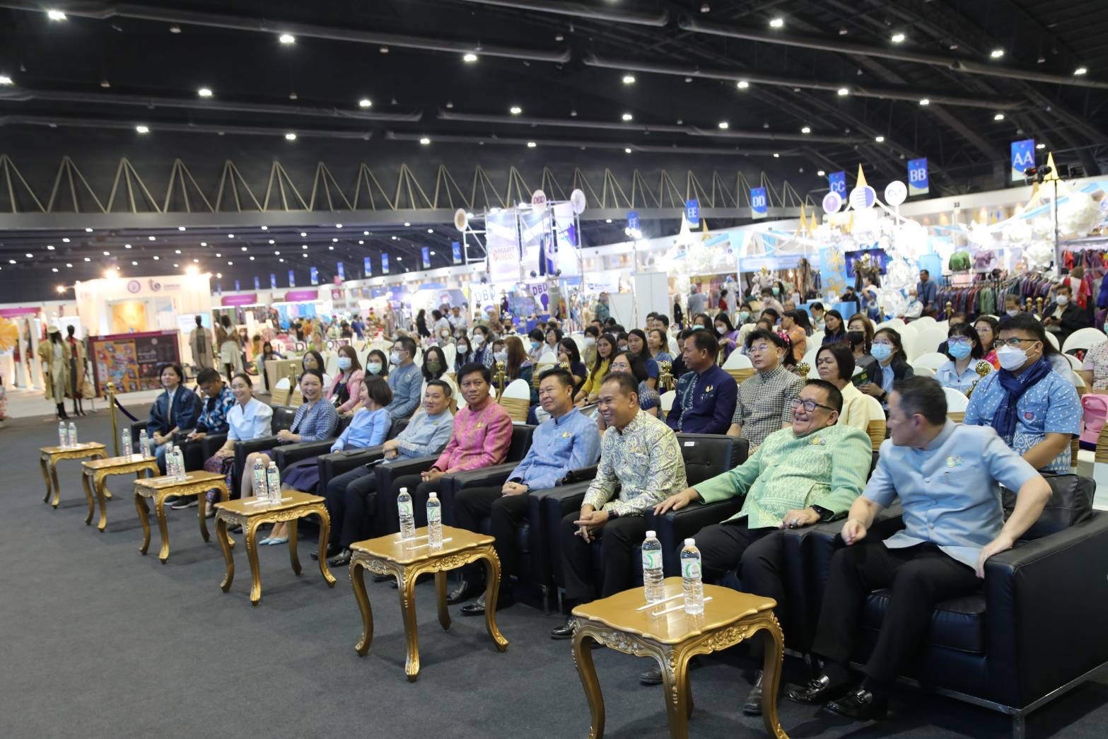 …พช. และ สถาบันเอเชียศึกษา จุฬาลงกรณ์มหาวิทยาลัย จับมือลงนามบันทึกข้อตกลงความร่วมมือ MOU แลกเปลี่ยนข้อมูลและต่อยอดผลงานวิจัย เพื่อการเผยแพร่สู่สาธารณะ