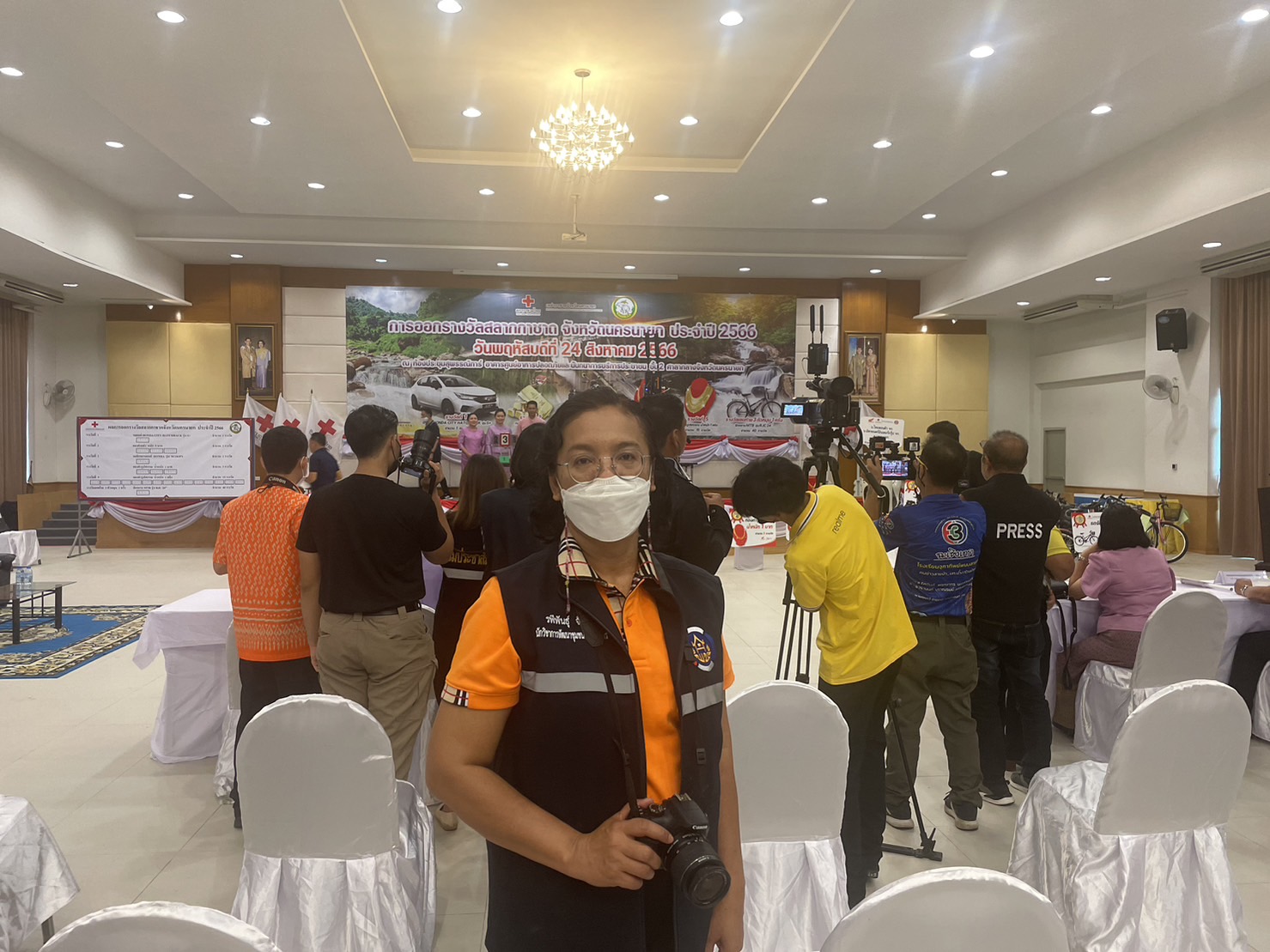 …พช.นครนายก ร่วมเป็นสักขีพยานในการออกรางวัลสลากกาชาดการกุศล จังหวัดนครนายก ประจำปี 2566