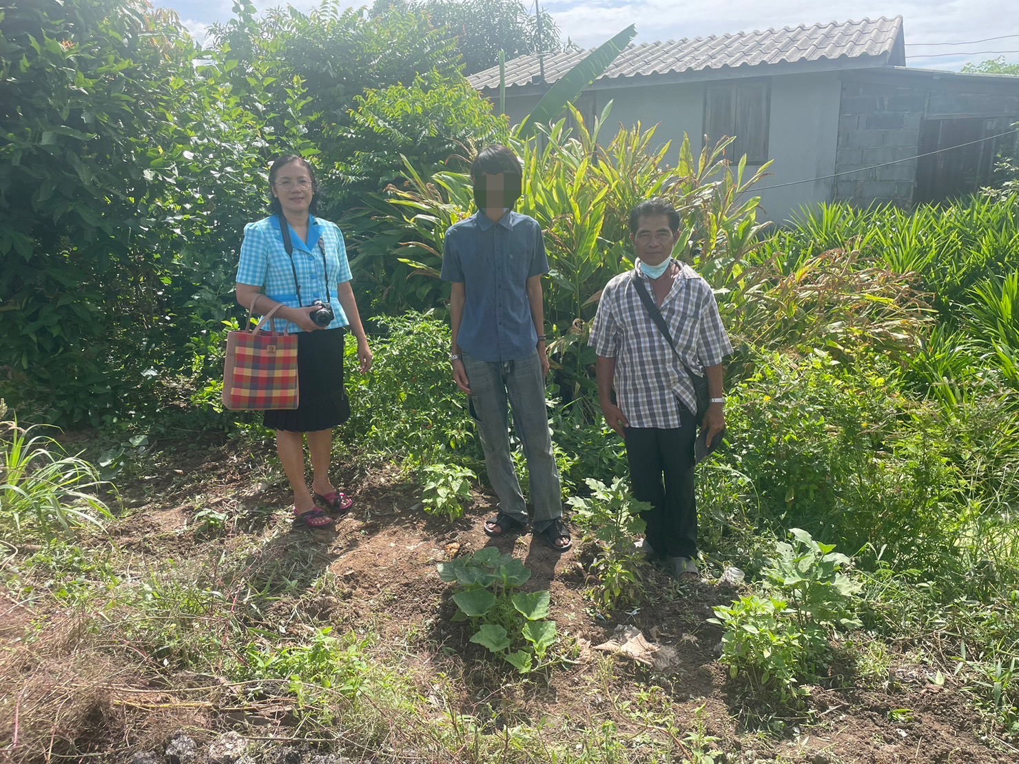 …พช.นครนายก ลงพื้นที่ติดตามเยาวชนกลุ่มเสี่ยงที่เข้าร่วมโครงการเครือข่ายกองทุนแม่ของแผ่นดินระดับจังหวัดหนุนเสริมสัมมาชีพชุมชนแก่เยาวชนกลุ่มเสี่ยงหรือผู้ผ่านการบำบัดอำเภอองครักษ์