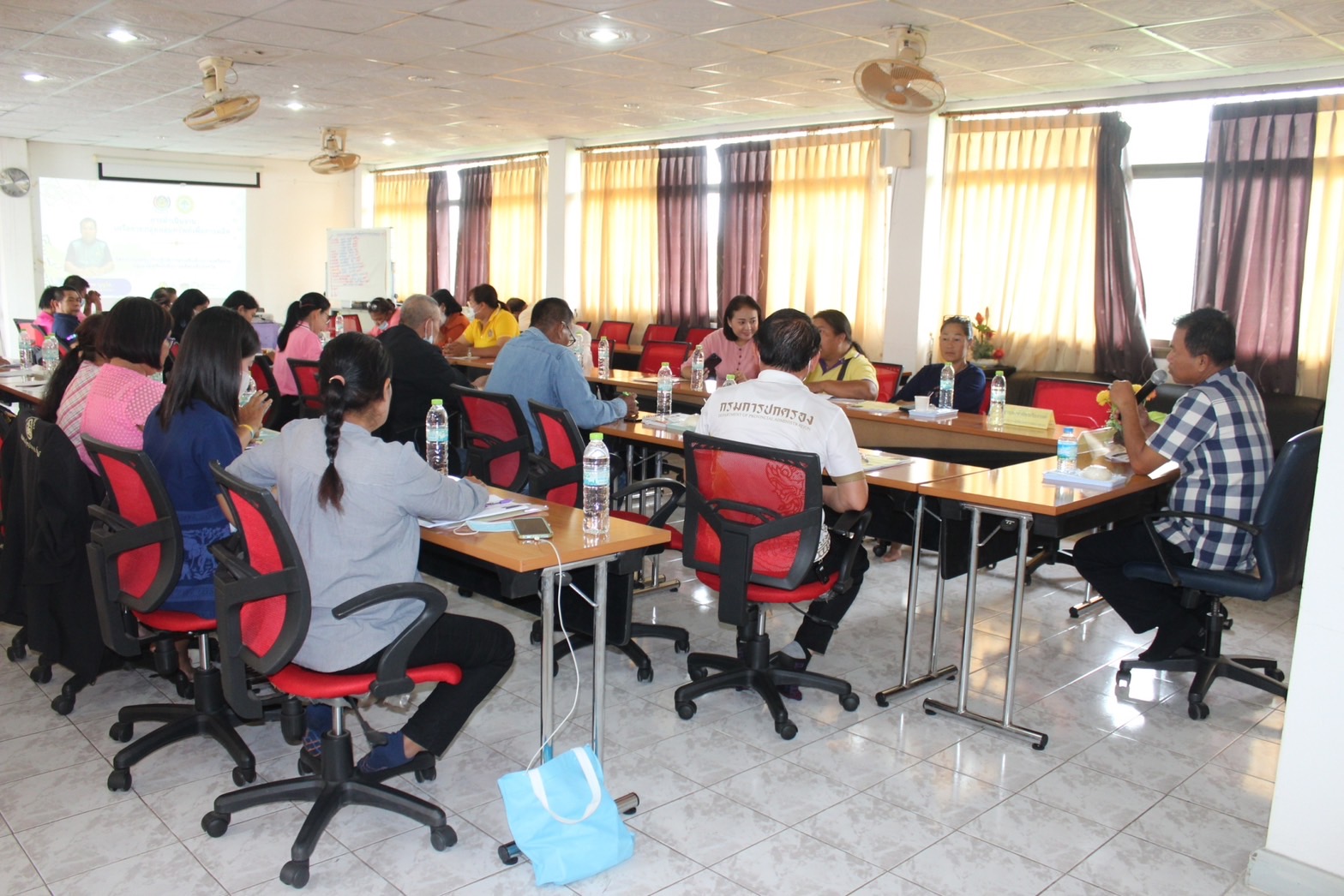 …พช  นครนายก : ประชุมเชิงปฏิบัติการส่งเสริมศักยภาพเครือข่ายกลุ่มออมทรัพย์เพื่อการผลิตระดับจังหวัด
