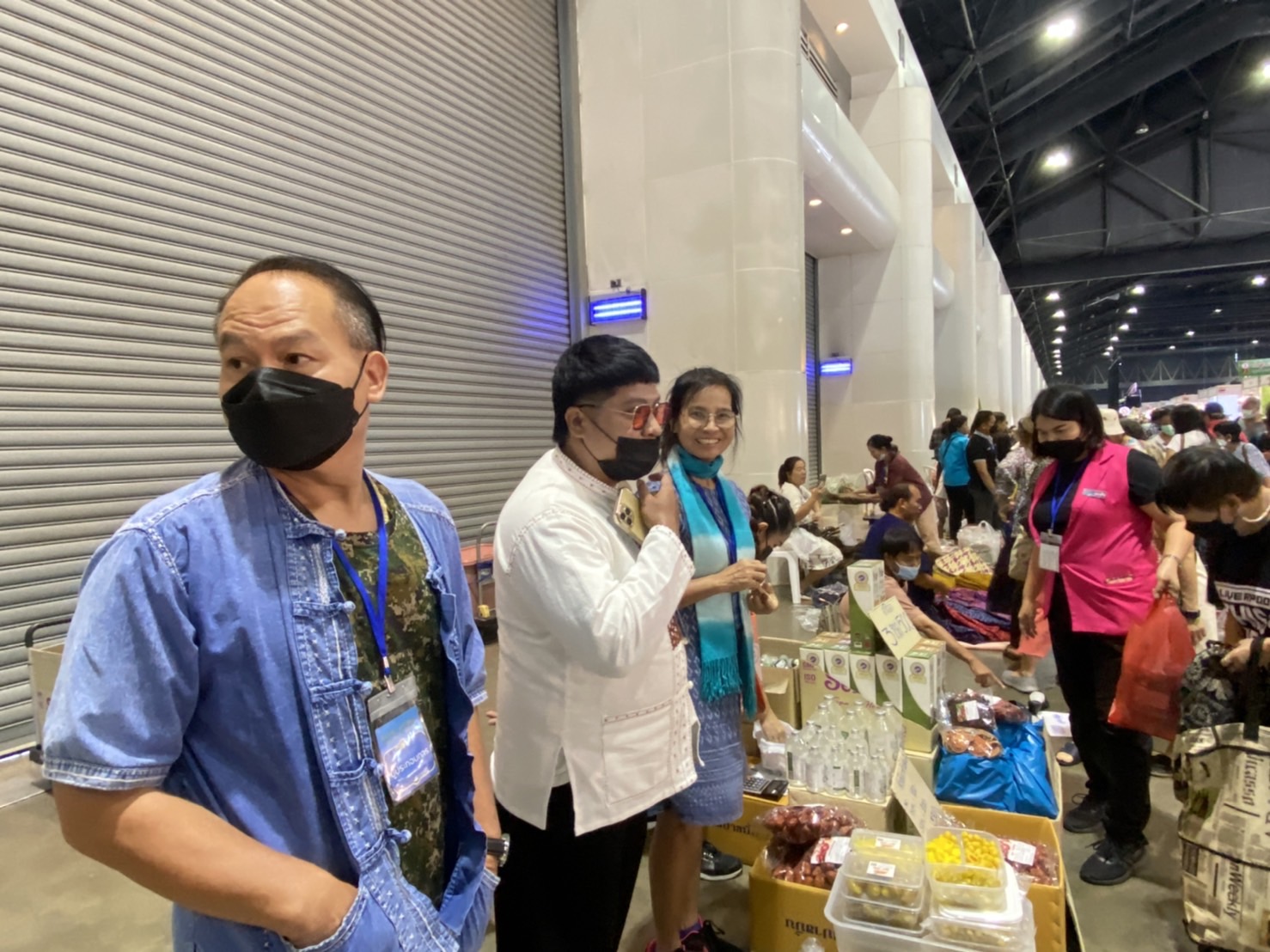 …พช.นครนายก ยกทัพผู้ประกอบการ OTOP ร่วมจำหน่ายสินค้างานศิลปาชีพ ประทีปไทย OTOP หลอมดวงใจด้วยพระบารมี ปี 2566