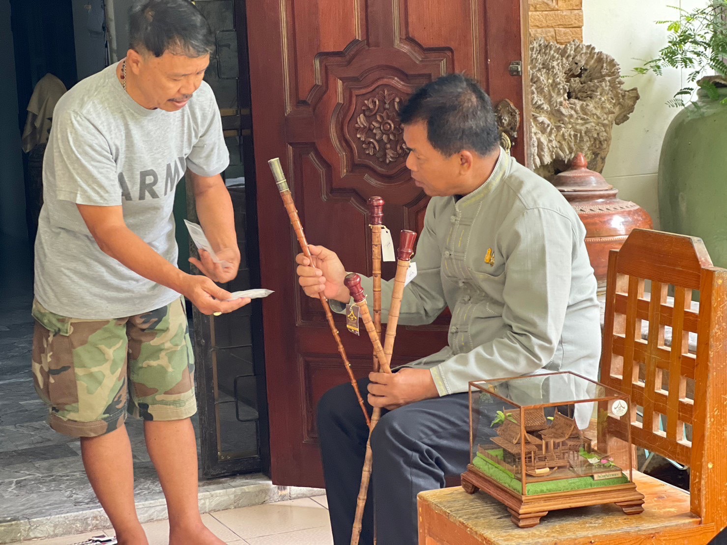 …พช.นครนายก ลงพื้นที่ติดตามการดำเนินงานหนึ่งตำบล หนึ่งผลิตภัณฑ์ (OTOP)