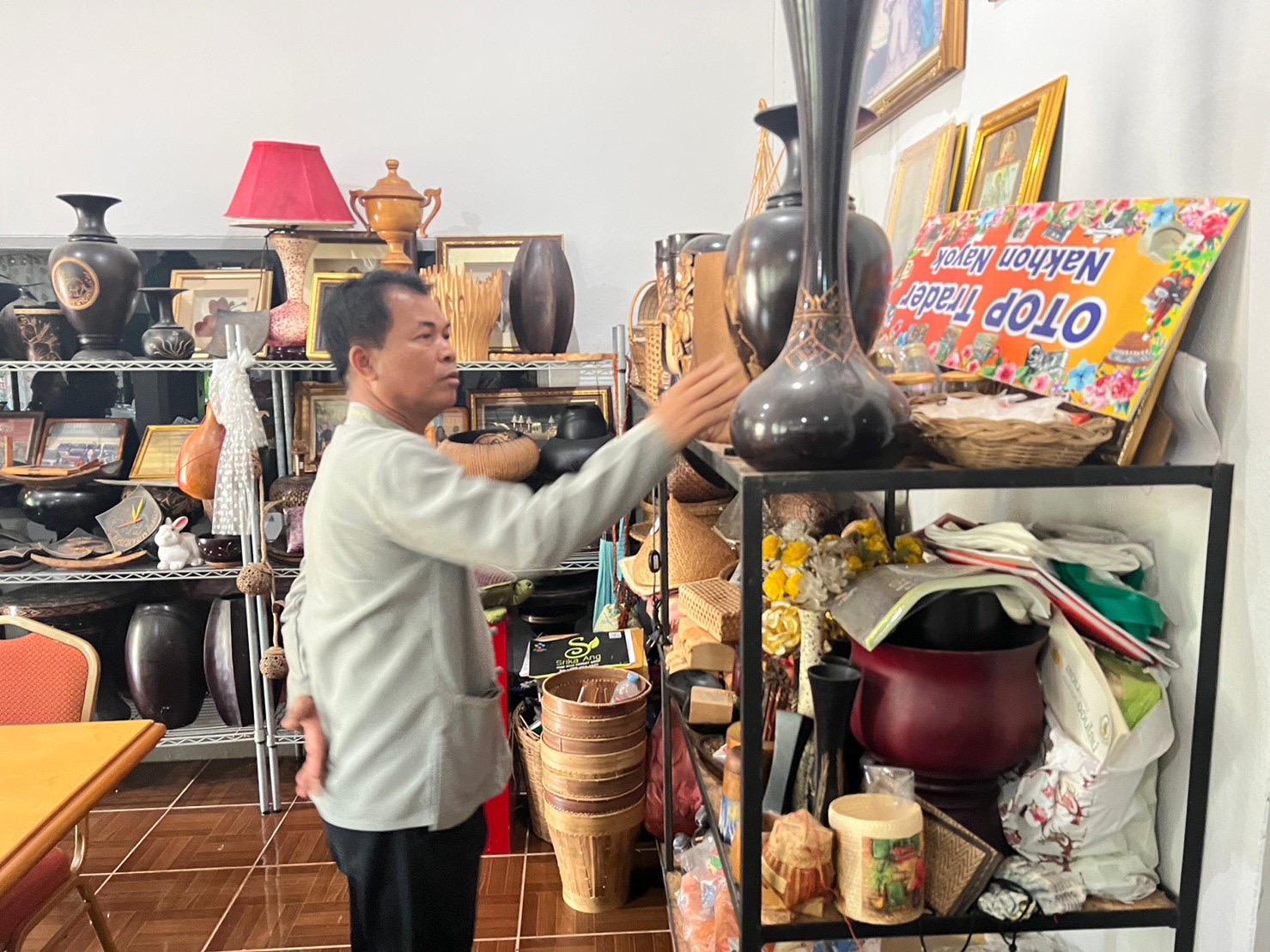 …พช.นครนายก ลงพื้นที่ติดตามการดำเนินงานหนึ่งตำบล หนึ่งผลิตภัณฑ์ (OTOP)