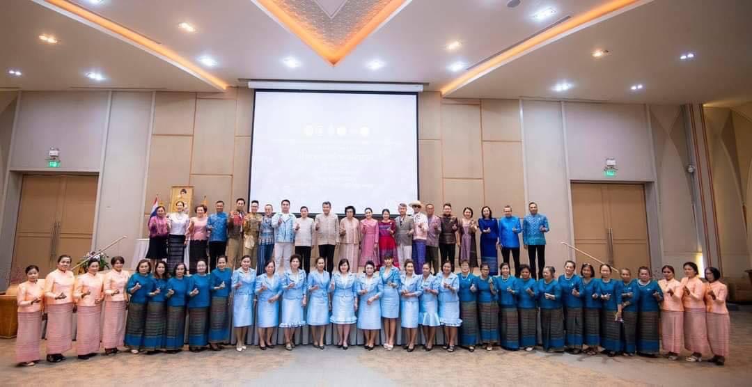 …พช.นครนายก ร่วมพิธีเปิดการประกวดผ้าลายพระราชทาน “ผ้าลายดอกรักราชกัญญา” จุดภาคกลาง