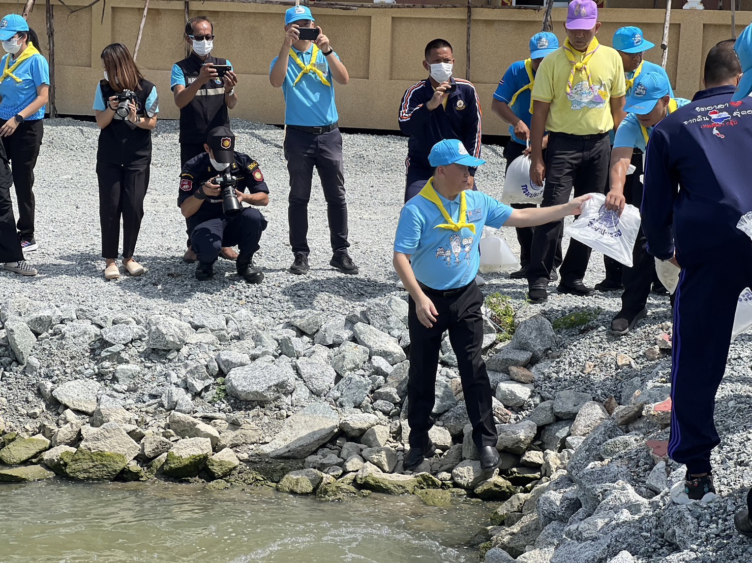 …พช.นครนายก : พัฒนาการจังหวัดนครนายก นำทีมพัฒนาชุมชนร่วมกิจกรรมจิตอาสาพระราชทาน เฉลิมพระเกียรติสมเด็จพระนางเจ้าสิริกิติ์ พระบรมราชินีนาถ  พระบรมราชชนนีพันปีหลวง  เนื่องในโอกาสมหามงคลเฉลิมพระชนมพรรษา 12 สิงหาคม 2566 จังหวัดนครนายก