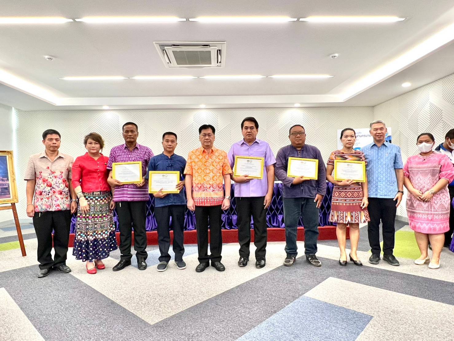 …พช.นย. ร่วมรับมอบเกียรติบัตรรางวัลชนะเลิศ  “การคัดสรรกิจกรรมพัฒนาชุมชนดีเด่น ระดับจังหวัด ประจำปี 2566”