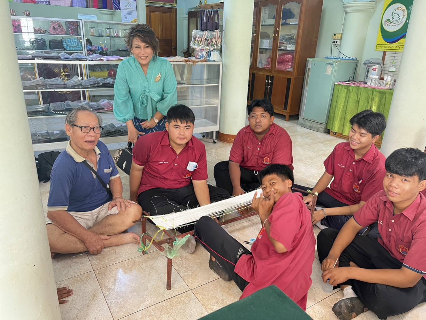 …พช.นครนายก ลงพื้นที่ติดตามกลุ่มการทอผ้าสีธรรมชาติ ในโครงการผ้าไทยใส่ให้สนุก ลายดอกรักราชกัญญา และการสืบสานการอนุรักษ์การทอผ้า สู่ความยั่งยืน