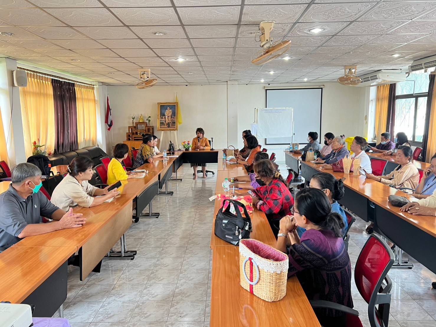 …พช.นครนายก ดำเนินกิจกรรมถอดบทเรียน การทดสอบตลาดโครงการพัฒนาการผลิตสินค้าเกษตรปลอดภัย/เกษตรอินทรีย์ และส่งเสริมวิสาหกิจชุมชนเพื่อเพิ่มมูลค่าผลผลิต