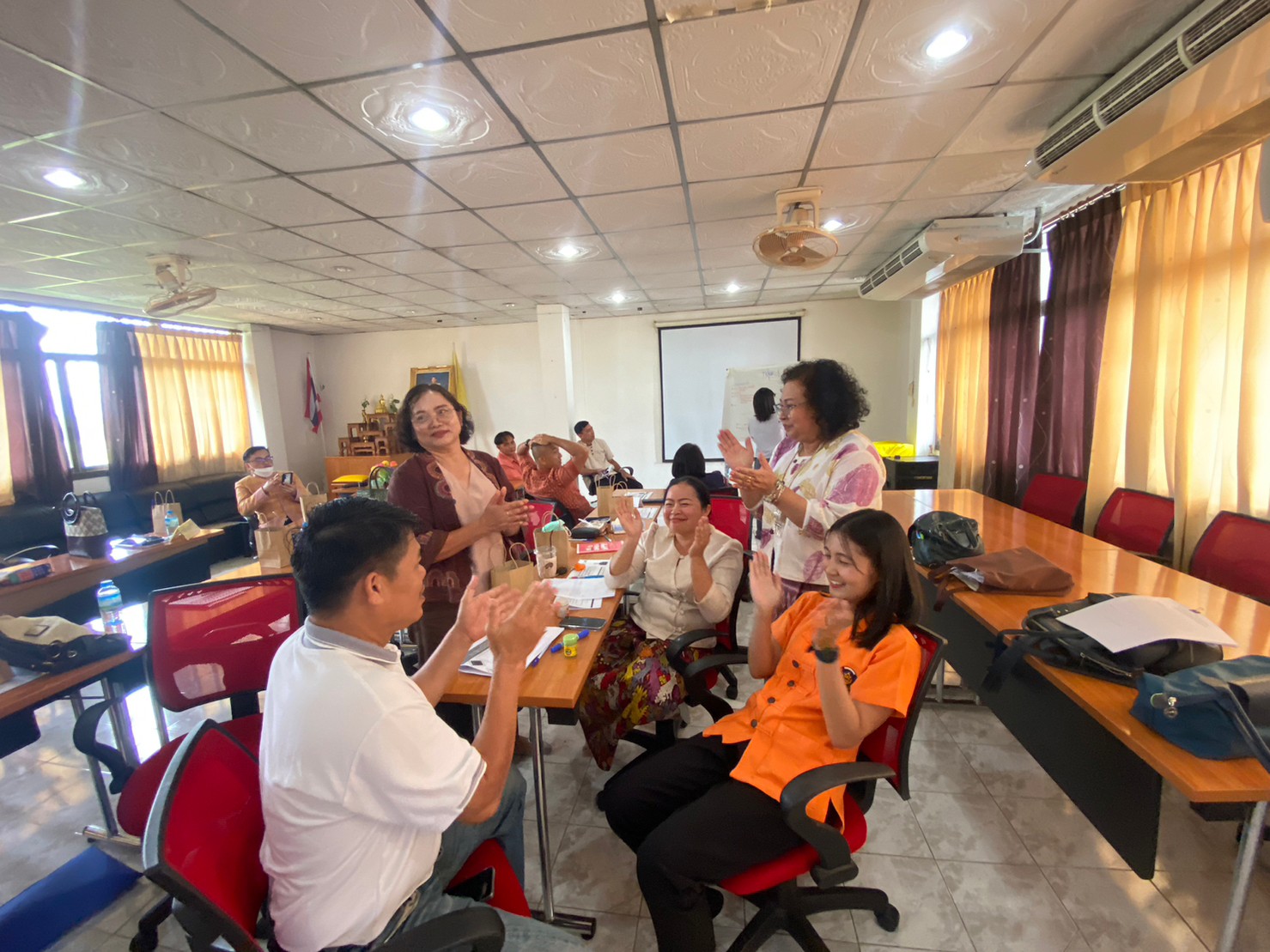 …พช.นครนายก จัดประชุมเชิงปฏิบัติการและถอดบทเรียน รายงานผลการดำเนินงานตามโครงการพัฒนาคุณภาพชีวิตด้านการศึกษาและเพิ่มทักษะการประกอบอาชีพ ประจำปีงบประมาณ พ.ศ. 2566