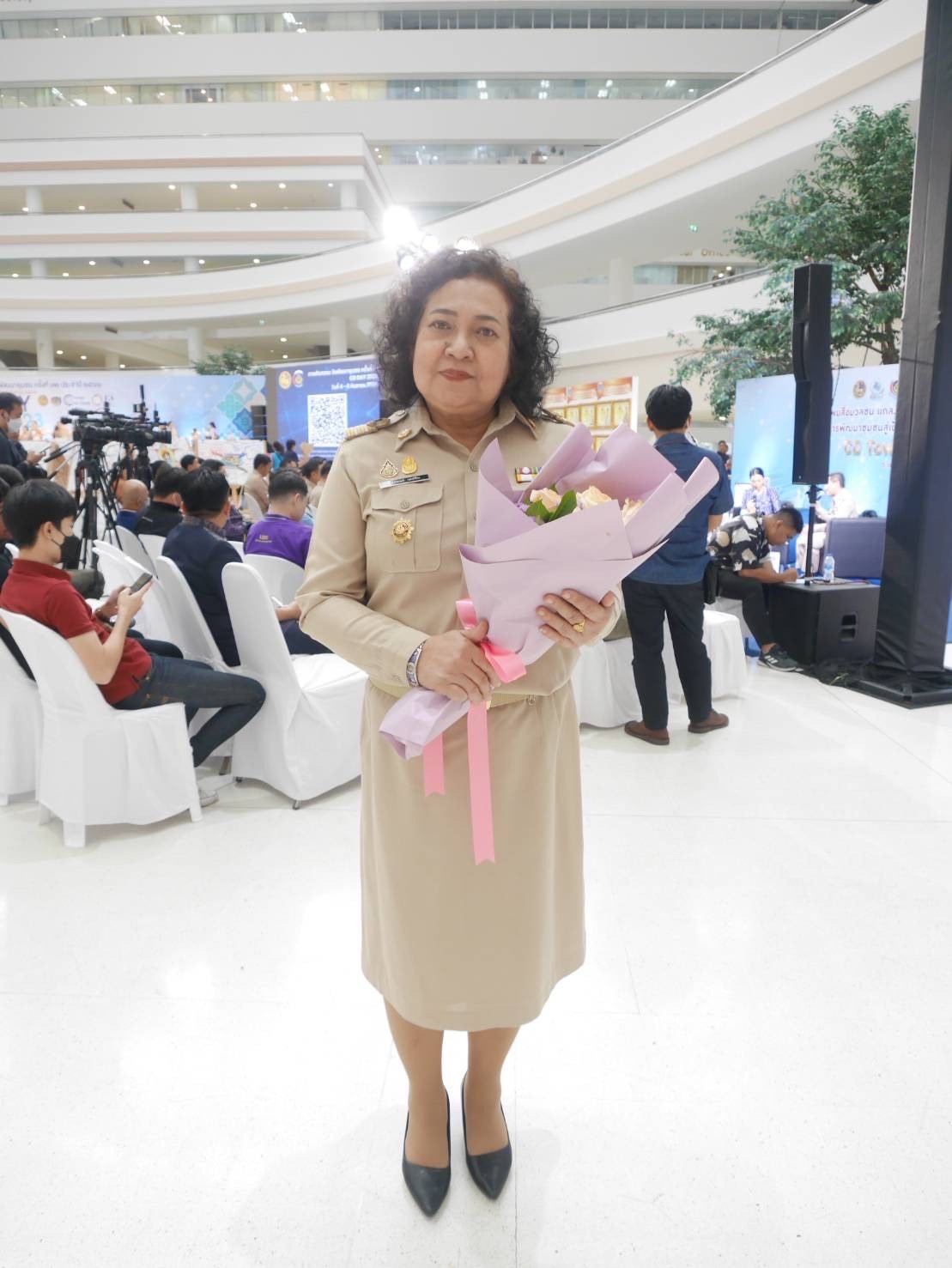 …พช.นครนายก ร่วมแสดงความยินดีกับข้าราชการและลูกจ้างประจำที่ครบเกษียณอายุราชการ ประจำปีงบประมาณ พ.ศ. 2566 ในงานแสดงผลสำเร็จของการพัฒนา วันพัฒนาชุมชน ครั้งที่ 12  ปี 2566 (CD DAY 2023)