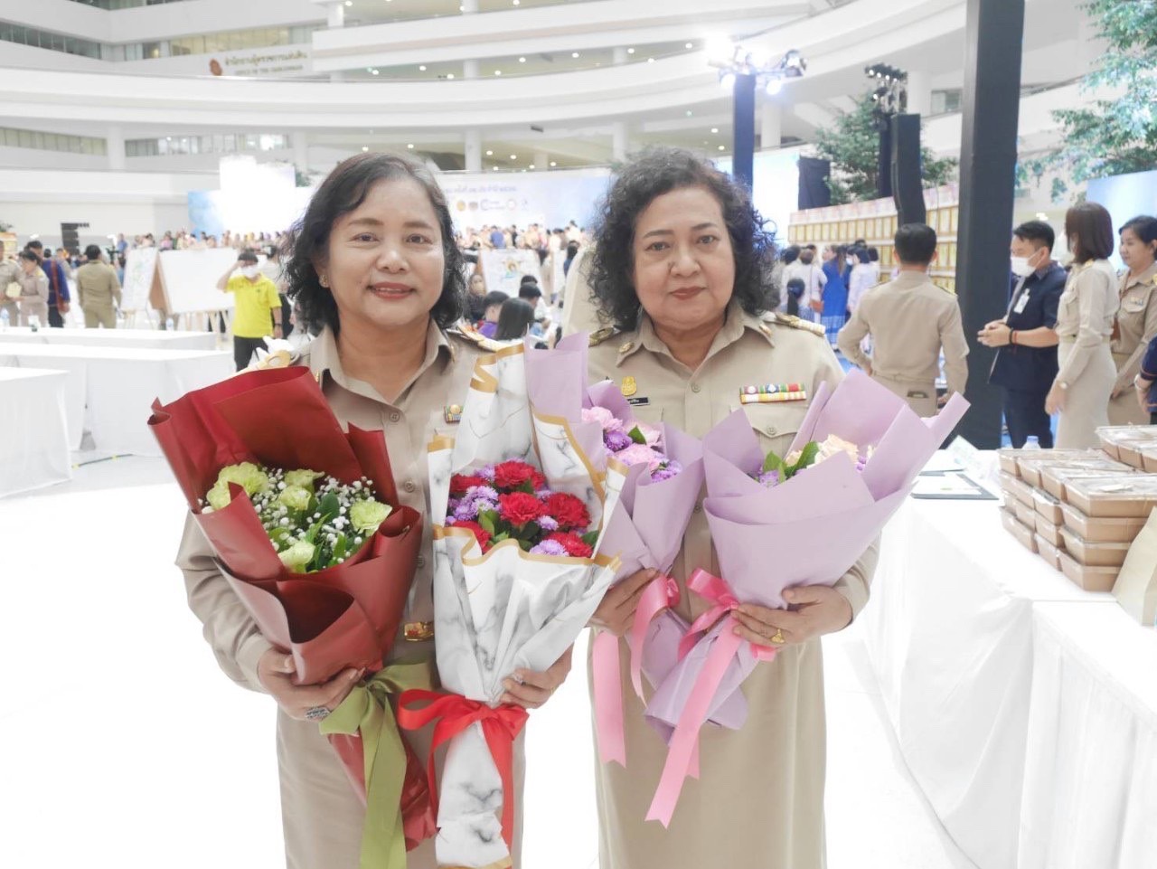 …พช.นครนายก ร่วมแสดงความยินดีกับข้าราชการและลูกจ้างประจำที่ครบเกษียณอายุราชการ ประจำปีงบประมาณ พ.ศ. 2566 ในงานแสดงผลสำเร็จของการพัฒนา วันพัฒนาชุมชน ครั้งที่ 12  ปี 2566 (CD DAY 2023)