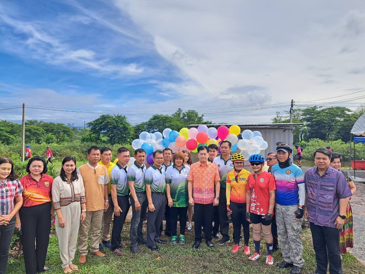 …พช.นครนายก ร่วมเปิดตลาดสถานีท่าช้าง เพื่อส่งเสริมการกระตุ้นทางเศรษฐกิจของชุมชน ของวิสาหกิจชุมชนจังหวัดนครนายก