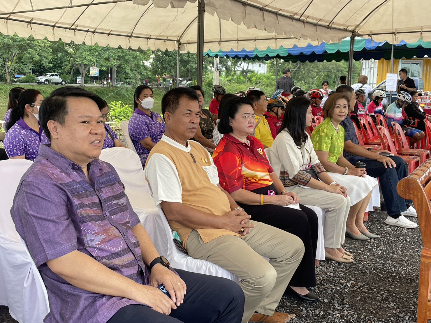 …พช.นครนายก ร่วมเปิดตลาดสถานีท่าช้าง เพื่อส่งเสริมการกระตุ้นทางเศรษฐกิจของชุมชน ของวิสาหกิจชุมชนจังหวัดนครนายก