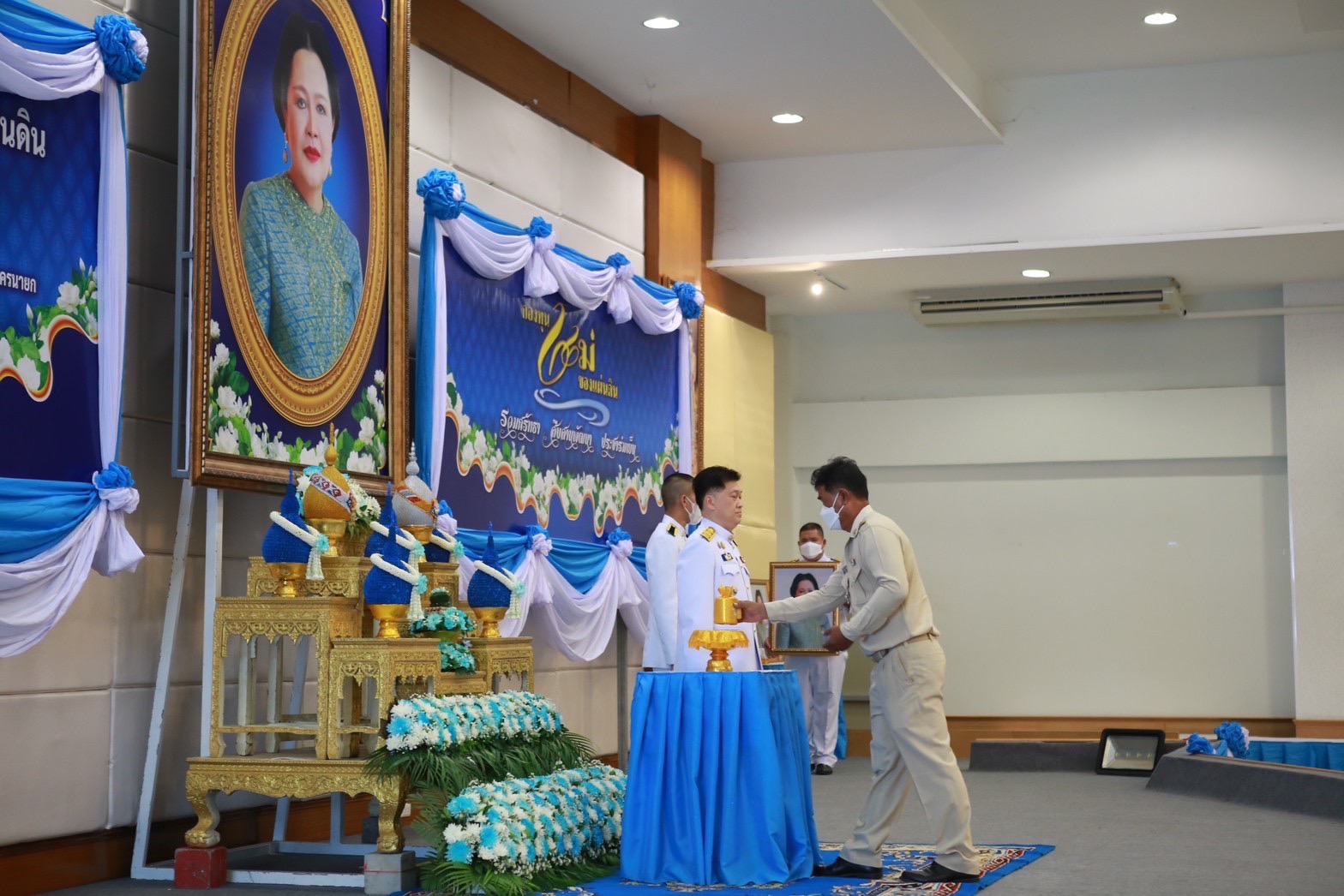 …จังหวัดนครนายก : พช. นครนายก จัดพิธีมอบเงินพระราชทานขวัญถุงกองทุนแม่ของแผ่นดิน ประจำปี พ.ศ. 2566