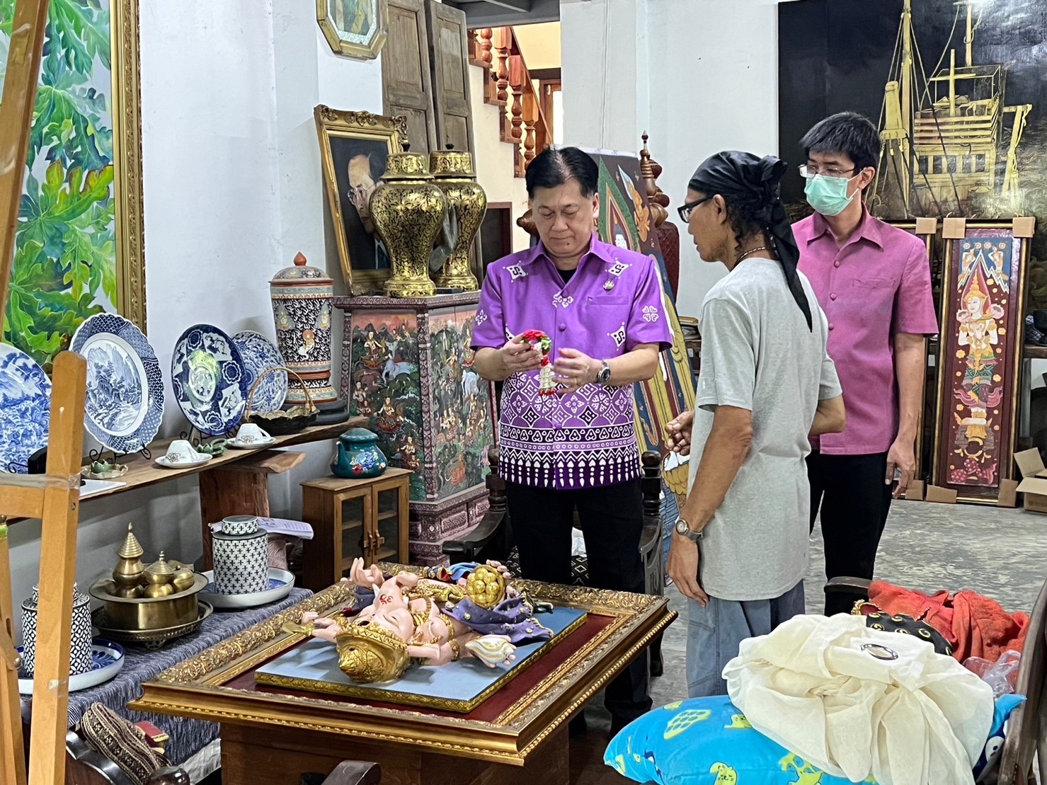 …พ่อเมืองนครนายก ลงพื้นที่ให้กำลังใจ ศิลปิน OTOP จังหวัดนครนายก