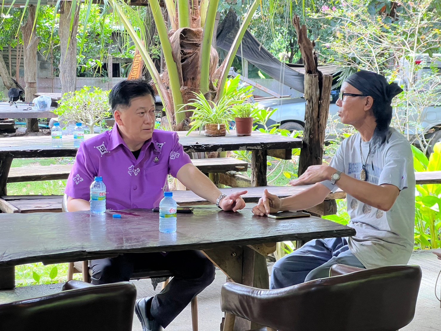 …พ่อเมืองนครนายก ลงพื้นที่ให้กำลังใจ ศิลปิน OTOP จังหวัดนครนายก