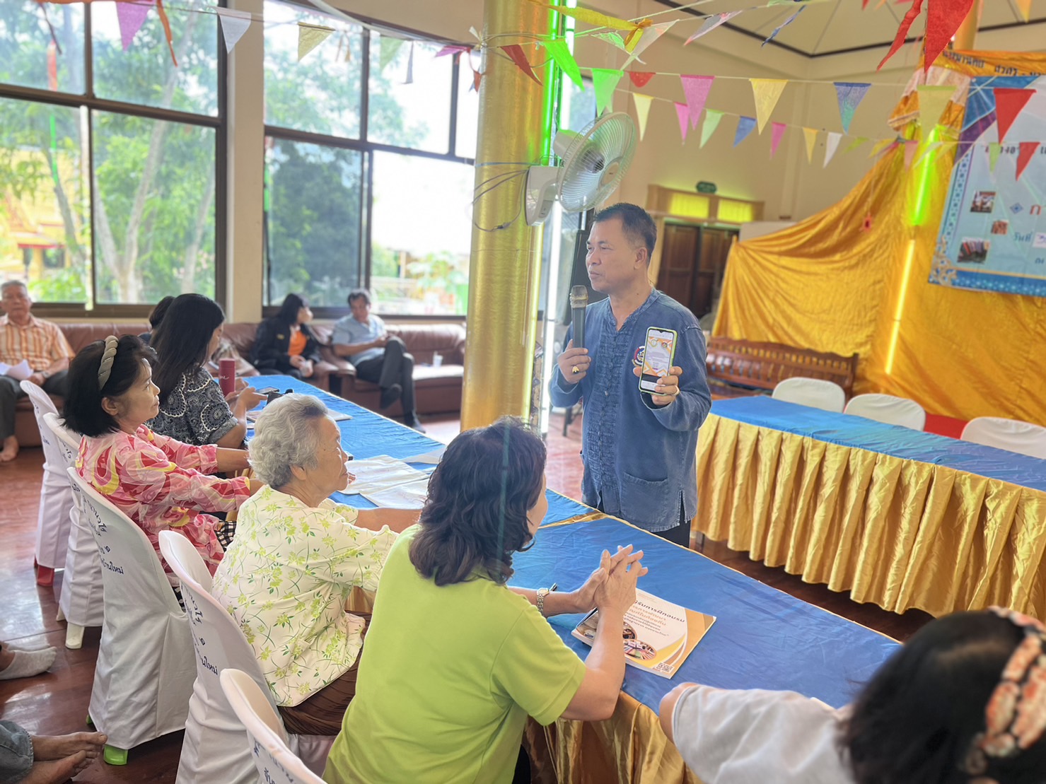 …พช.นครนายก ร่วมเป็นวิทยากรโครงการฝึกอบรมเชิงปฏิบัติการสร้างอาชีพ เสริมรายได้ให้ชุมชน กระตุ้นเศรษฐกิจฐานราก แรงงานไทย