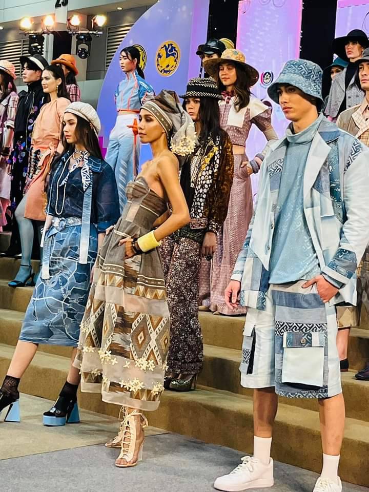 …พช.นครนายก เข้าร่วมกิจกรรมแฟชั่นโชว์ การออกแบบตัดเย็บ “ผ้าไทยใส่ให้สนุก” ระดับประเทศ