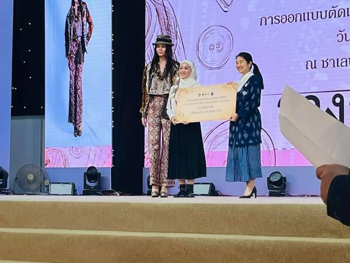 …พช.นครนายก เข้าร่วมกิจกรรมแฟชั่นโชว์ การออกแบบตัดเย็บ “ผ้าไทยใส่ให้สนุก” ระดับประเทศ