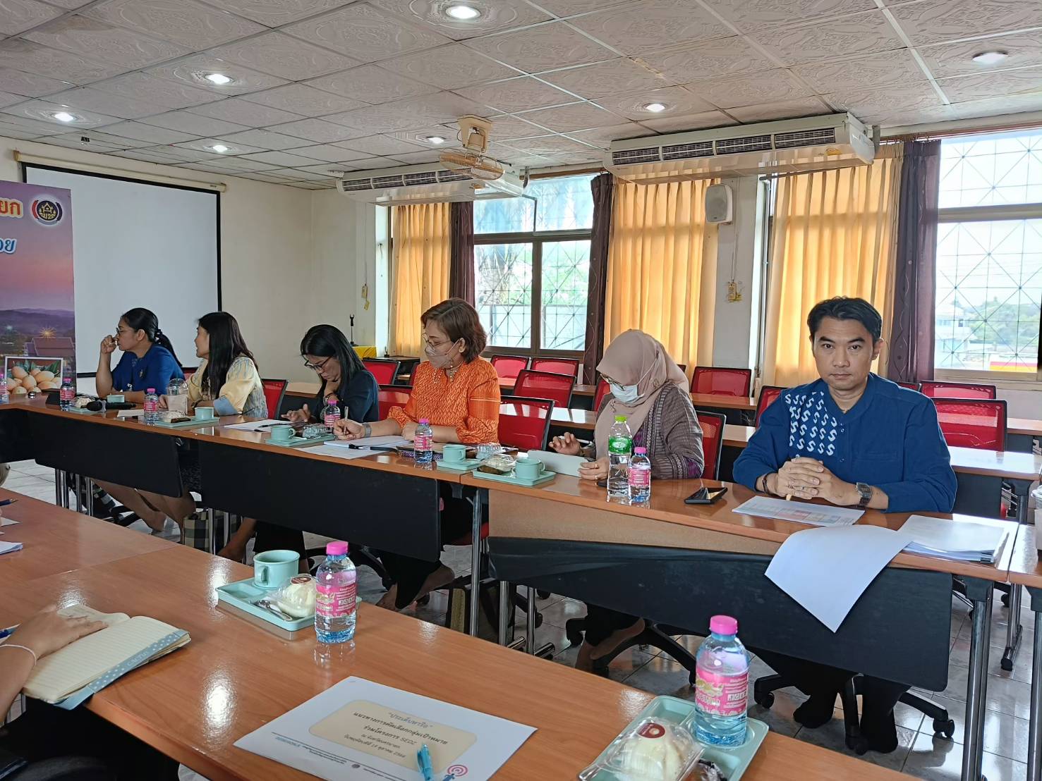 …พช.นครนายก ร่วมติดตามความก้าวหน้าการขับเคลื่อนการจัดทำผังการใช้ประโยชน์ที่ดินแบบรูปรายการและประมาณการราคา ในพื้นที่จังหวัดนำร่องการขับเคลื่อนเขตพัฒนาเศรษฐกิจพอเพียง (SEDZ) ด้วยโมเดลเศรษฐกิจใหม่ ในพื้นที่จังหวัดนครนายก