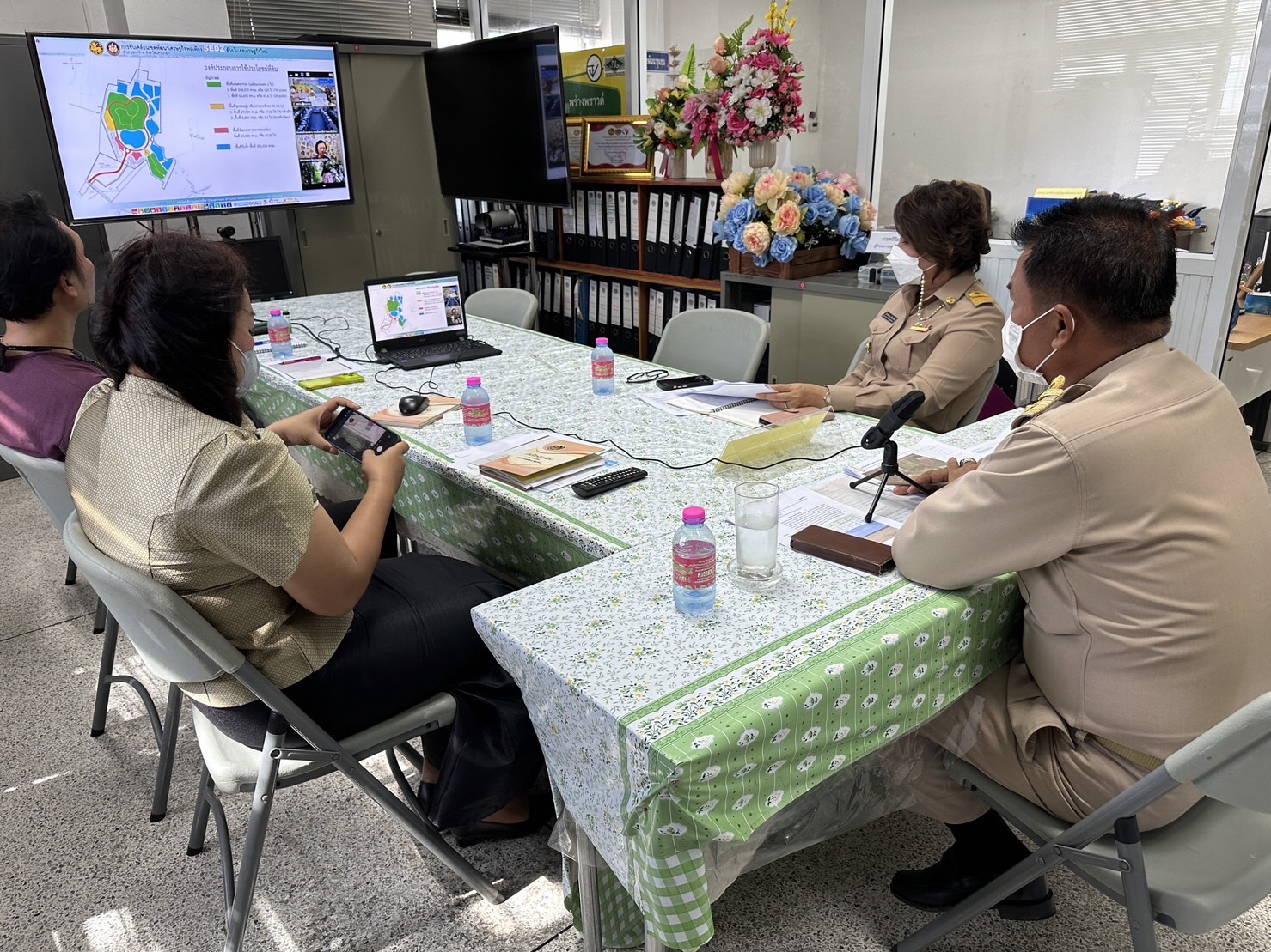 … พช.นครนายก ร่วมการประชุมคณะทำงานดำเนินการจัดทำผังการใช้ประโยชน์ที่ดิน แบบรูปรายการ และประมาณการราคาในพื้นที่จังหวัดนำร่องการขับเคลื่อนเขตพัฒนาเศรษฐกิจพอเพียง (SEDZ) ด้วยโมเดลเศรษฐกิจใหม่ ครั้งที่ 8/2566