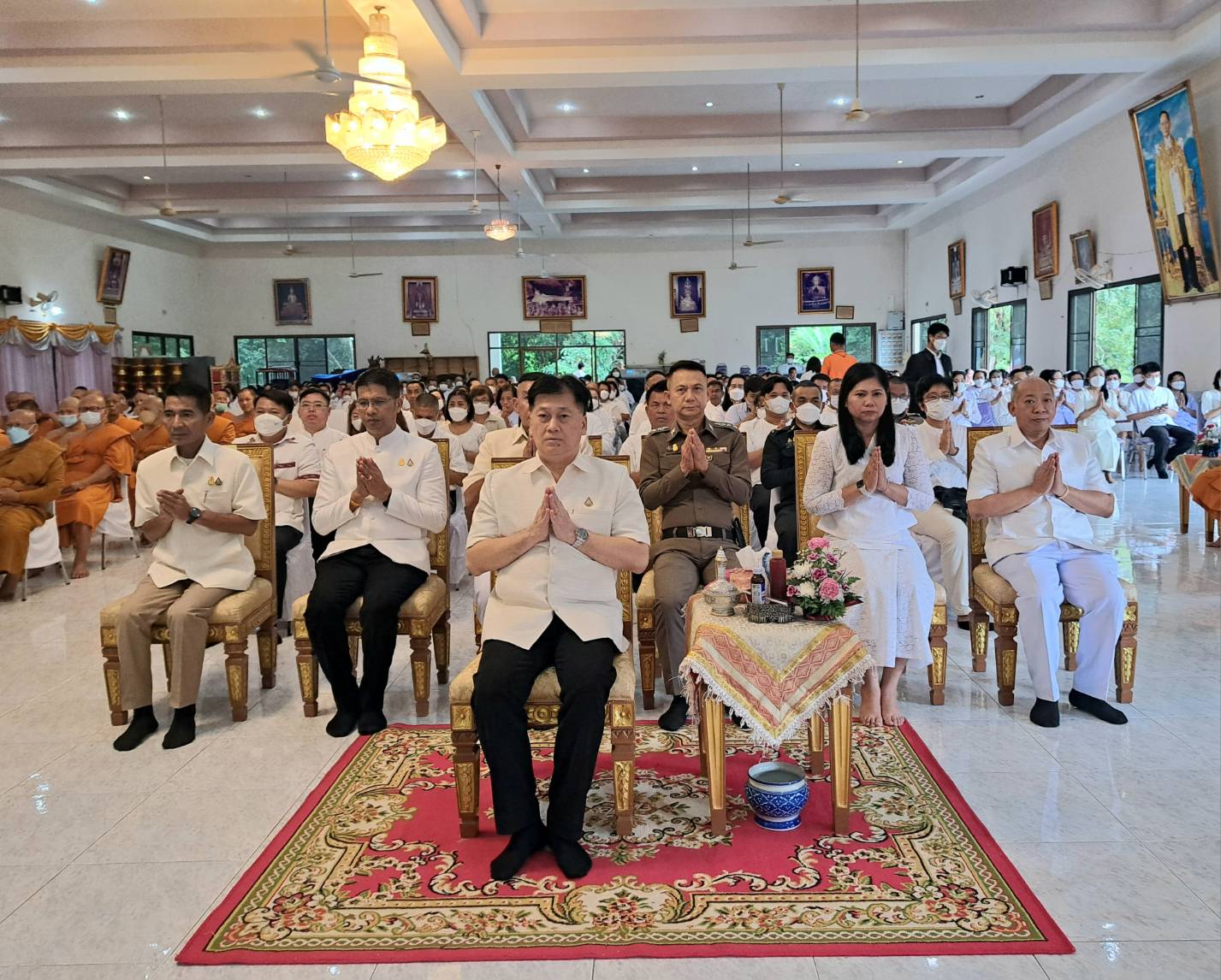 …พช.นครนายก เข้าร่วมพิธีเจริญพระพุทธมนต์เฉลิมพระเกียรติ พระบาทสมเด็จพระเจ้าอยู่หัว สมเด็จพระนางเจ้าสิริกิติ์ พระบรมราชินีนาถ พระบรมราชชนนีพันปีหลวง สมเด็จพระนางเจ้าฯ พระบรมราชินีและสมเด็จพระเจ้าลูกเธอ เจ้าฟ้าพัชรกิติยาภา นเรนทิราเทพยวดี กรมหลวงราชสาริณีสิริพัชรมหาวัชรราชธิดา ประจำปี พ.ศ.2566