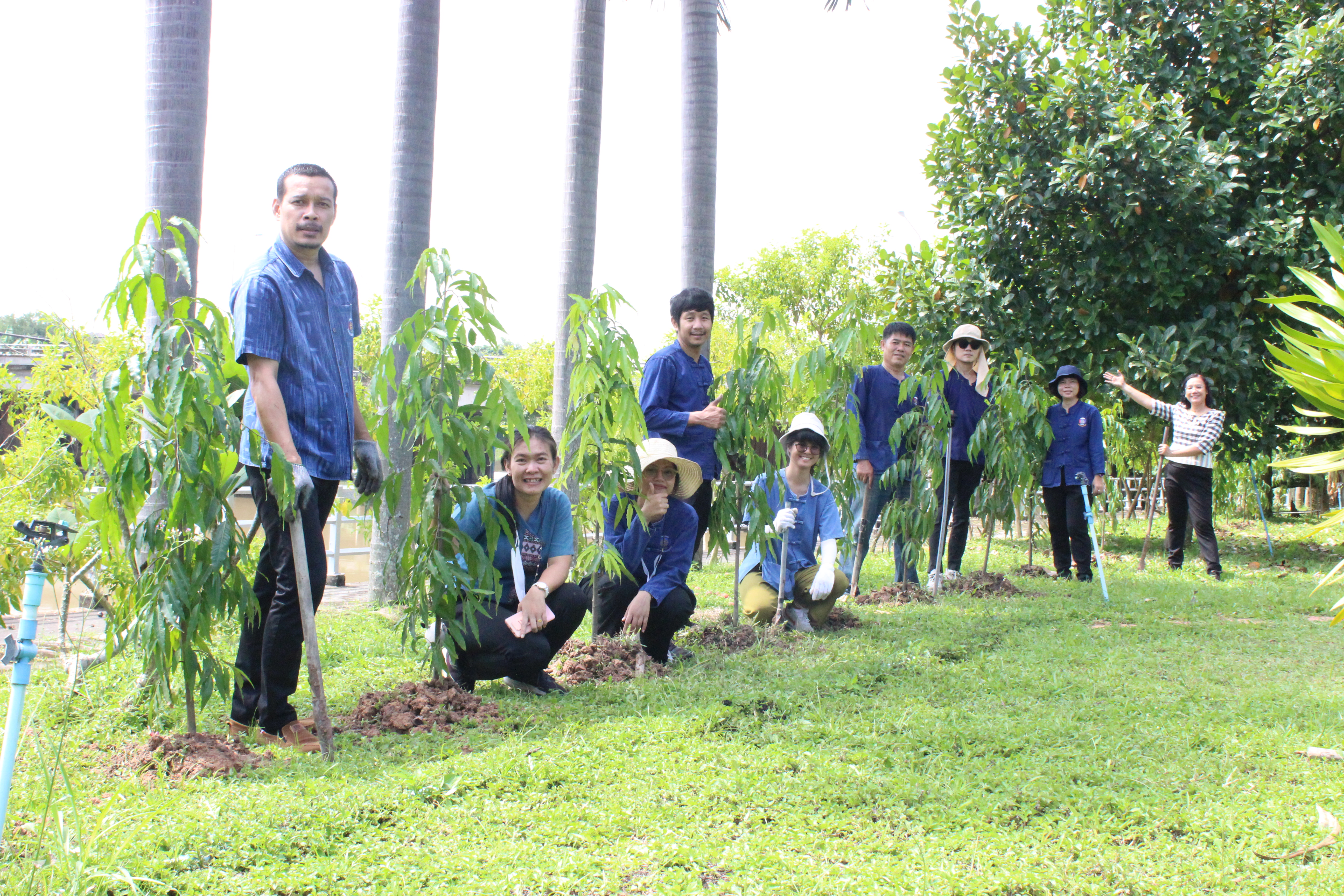 …พช.นครนายก ร่วมจิตอาสาปรับปรุงภูมิทัศน์ “จุดเรียนรู้เศรษฐกิจพอเพียง 30 ตารางวา โมเดล” และ “จวนผู้ว่าราชการจังหวัดนครนายก”