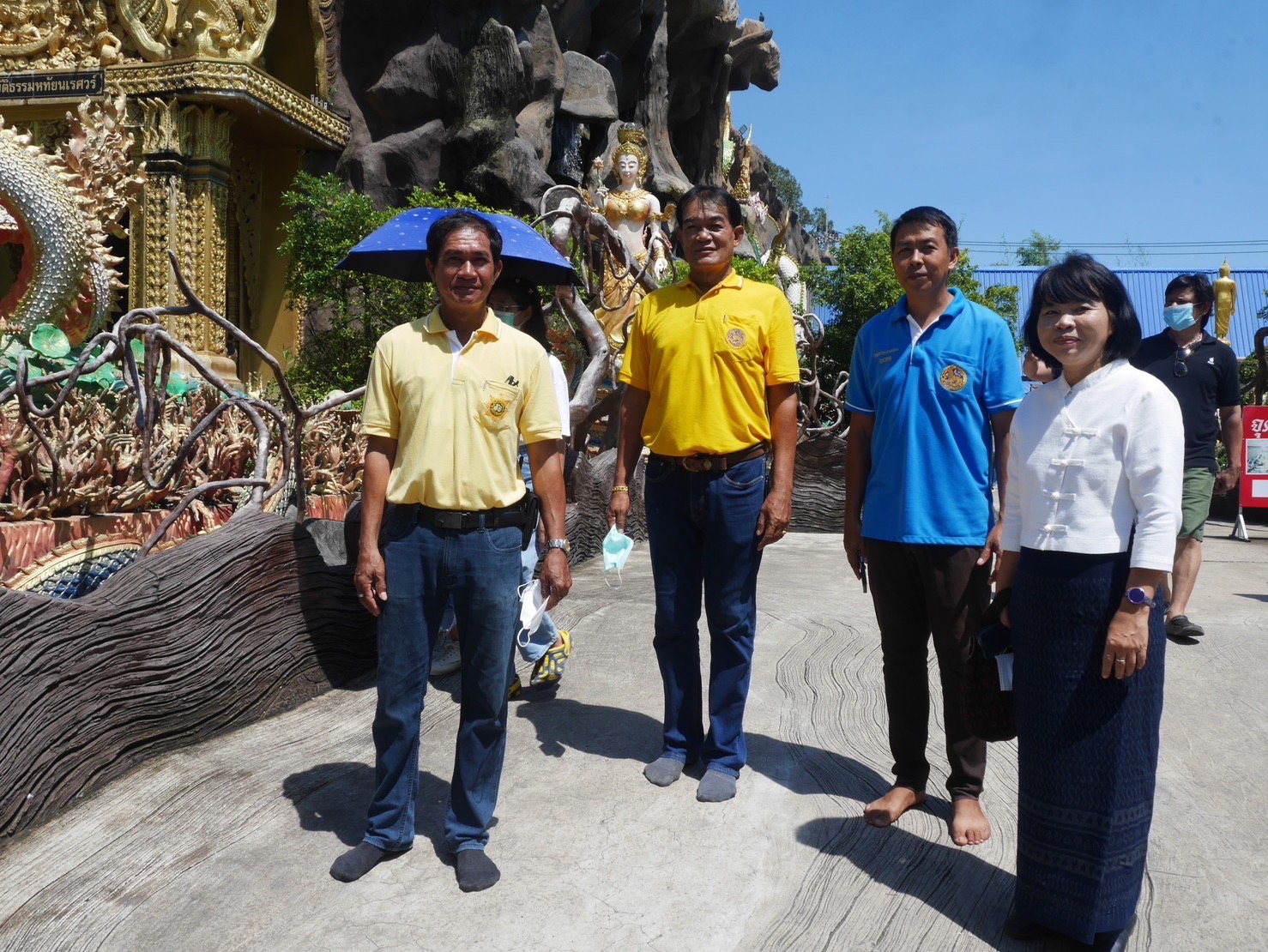 …พช.นครนายก ร่วมประเพณีกวนข้าวกระยาสาร์ท สาร์ทเดือนสิบ ณ วัดมณีวงศ์ ตำบลดงละคร อำเภอเมืองนครนายก จังหวัดนครนายก