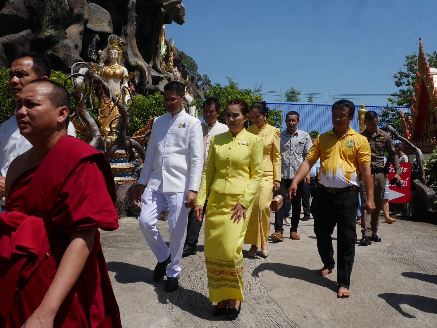 …พช.นครนายก ร่วมประเพณีกวนข้าวกระยาสาร์ท สาร์ทเดือนสิบ ณ วัดมณีวงศ์ ตำบลดงละคร อำเภอเมืองนครนายก จังหวัดนครนายก